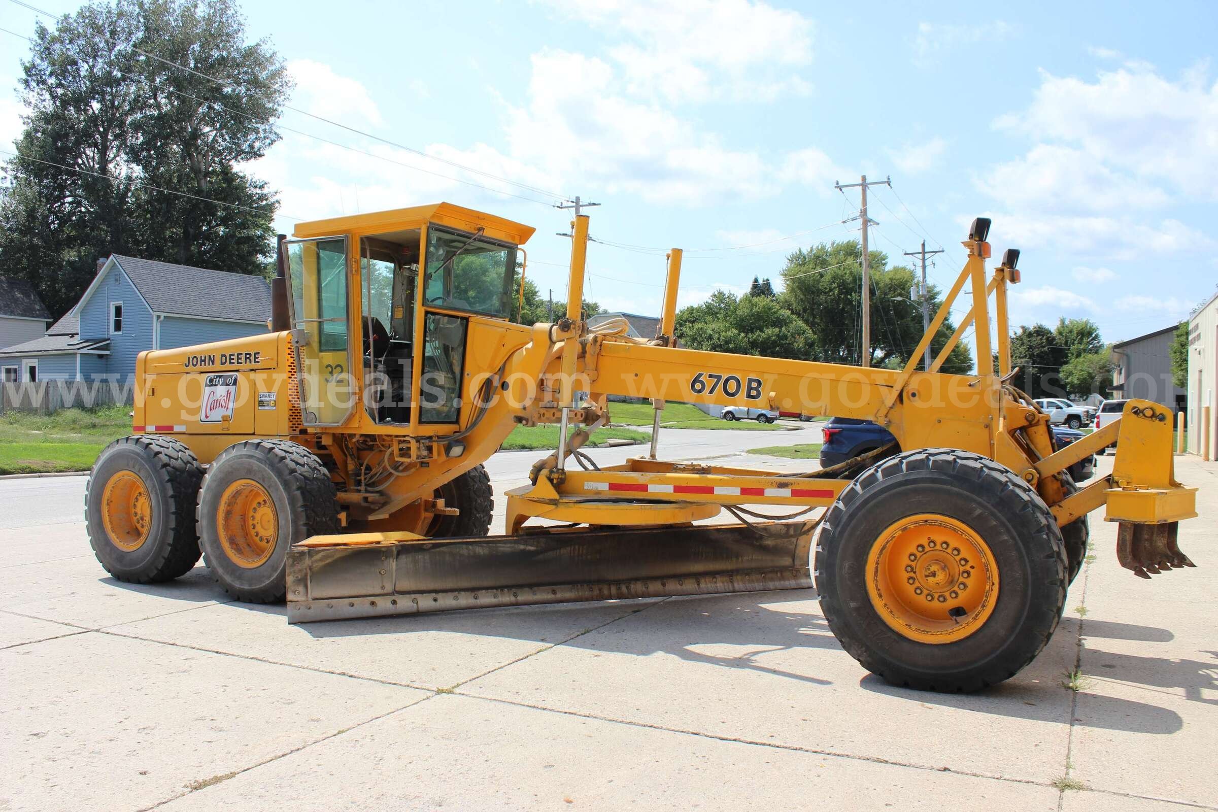 1987 John Deere 670B Motor Grader John Deere 670B Government Surplus Auction - Photo #3