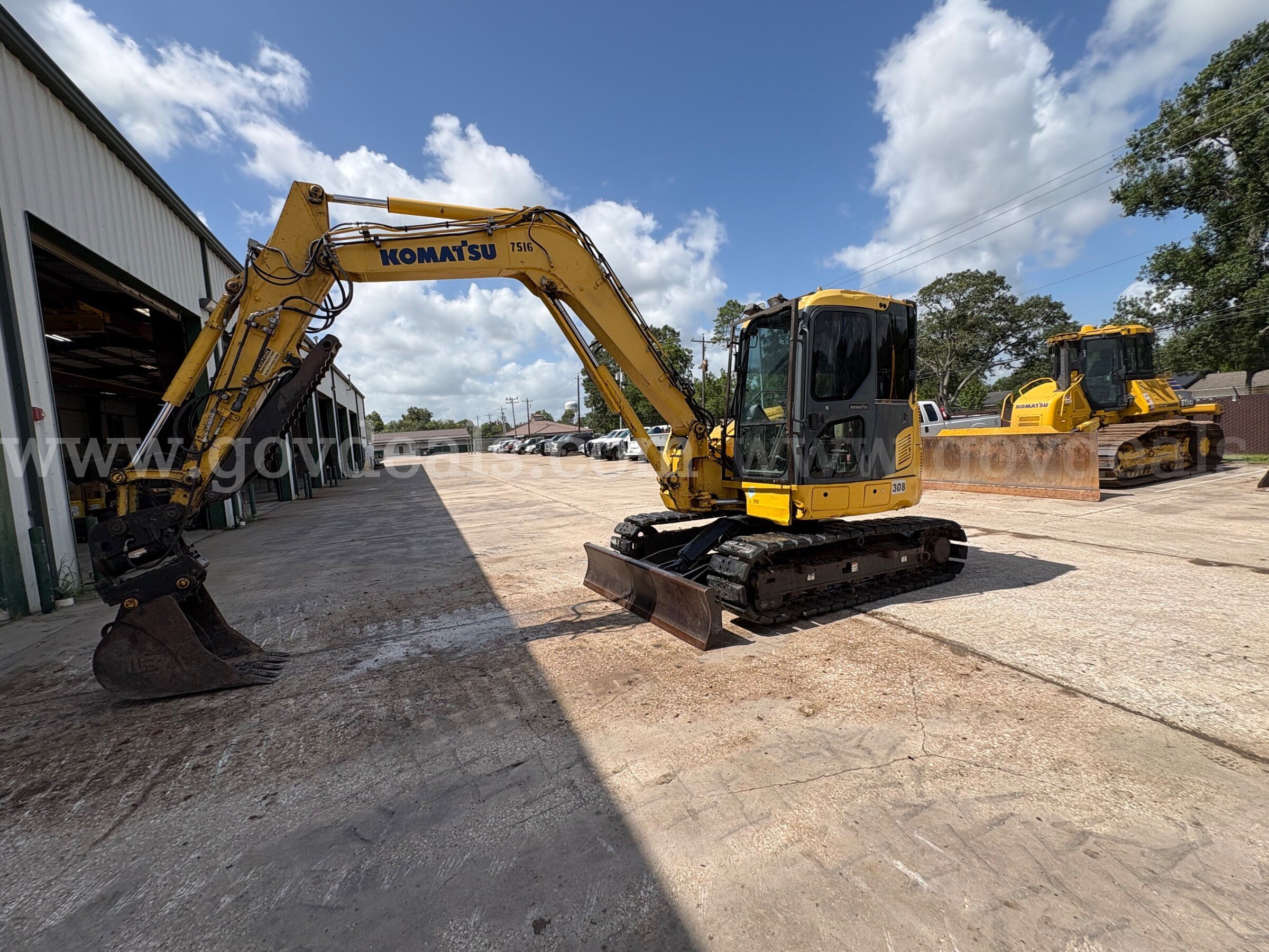 2016 KOMATSU PC88MR MINI EX KOMATSU PC88MR Government Surplus Auction - Photo #2