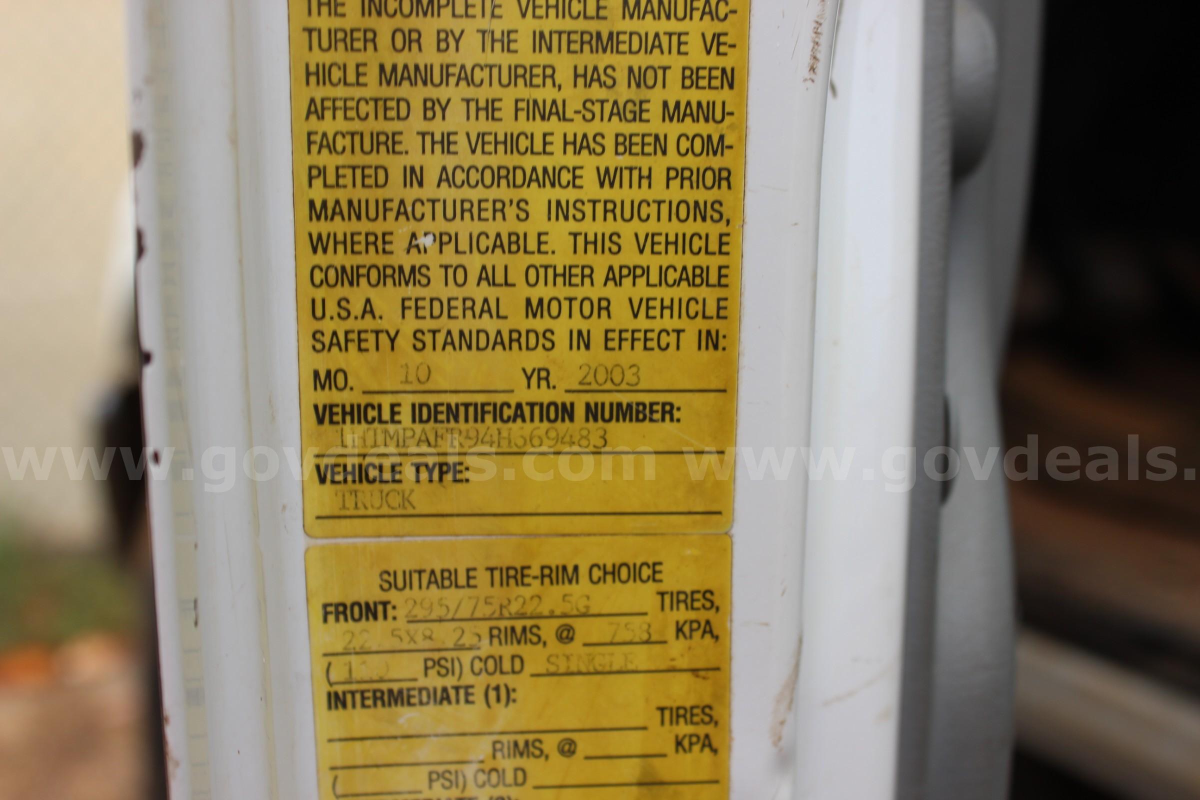 2003 International Dump Truck International 4200 Government Surplus Auction - Photo #3