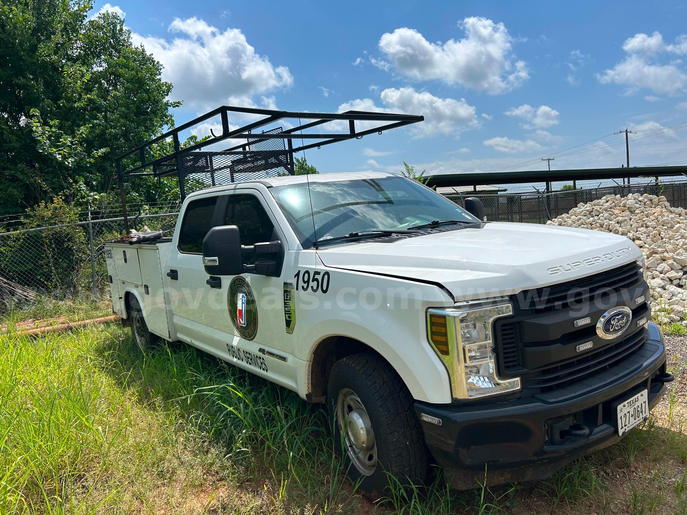2018 F350 Utility Truck ford F350 Government Surplus Auction - Photo #3