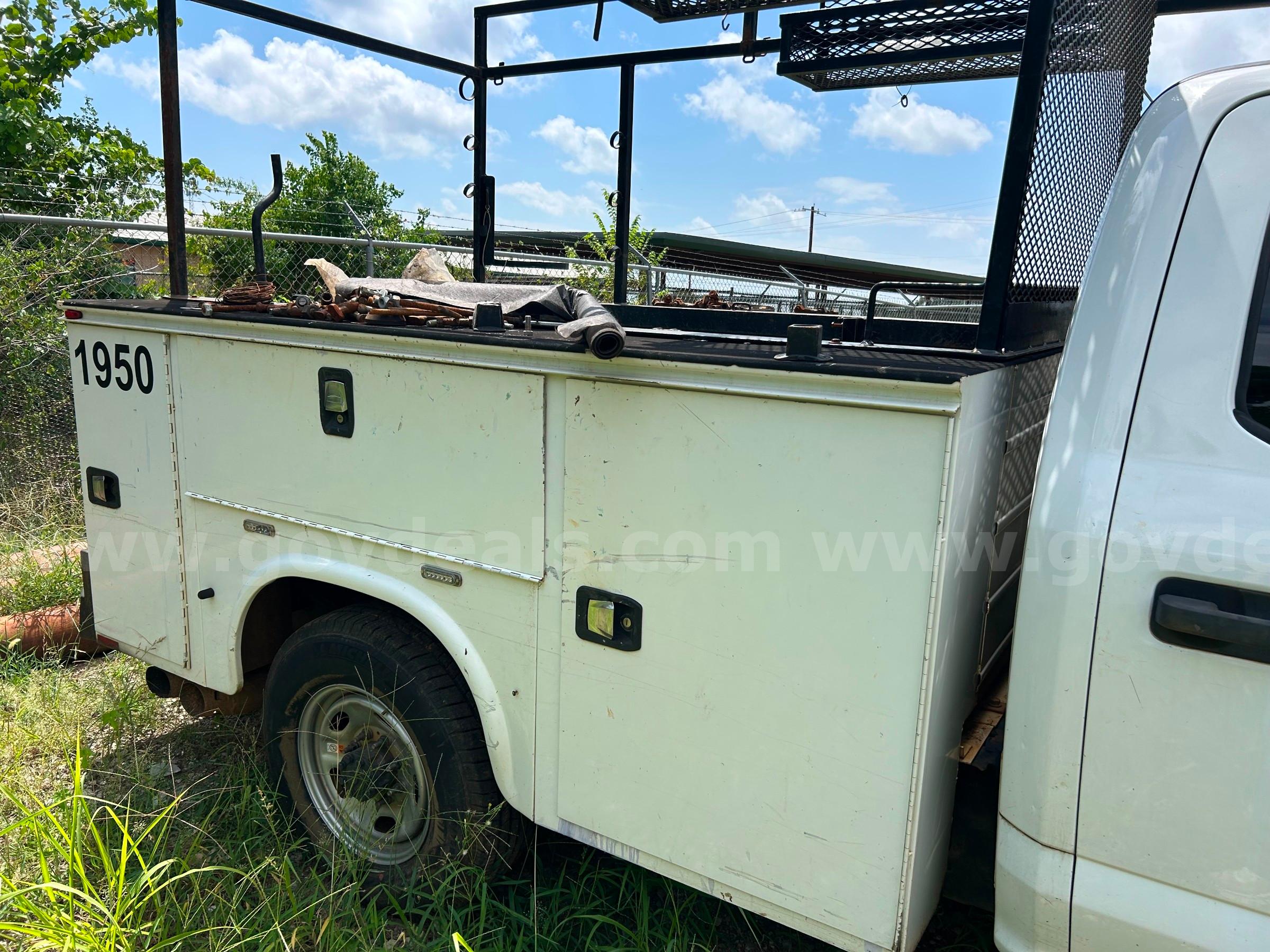 2018 F350 Utility Truck ford F350 Government Surplus Auction - Photo #5