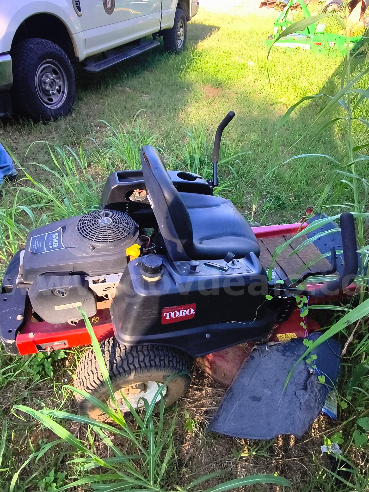 Toro Zero turn Toro 74360 Government Surplus Auction - Photo #3