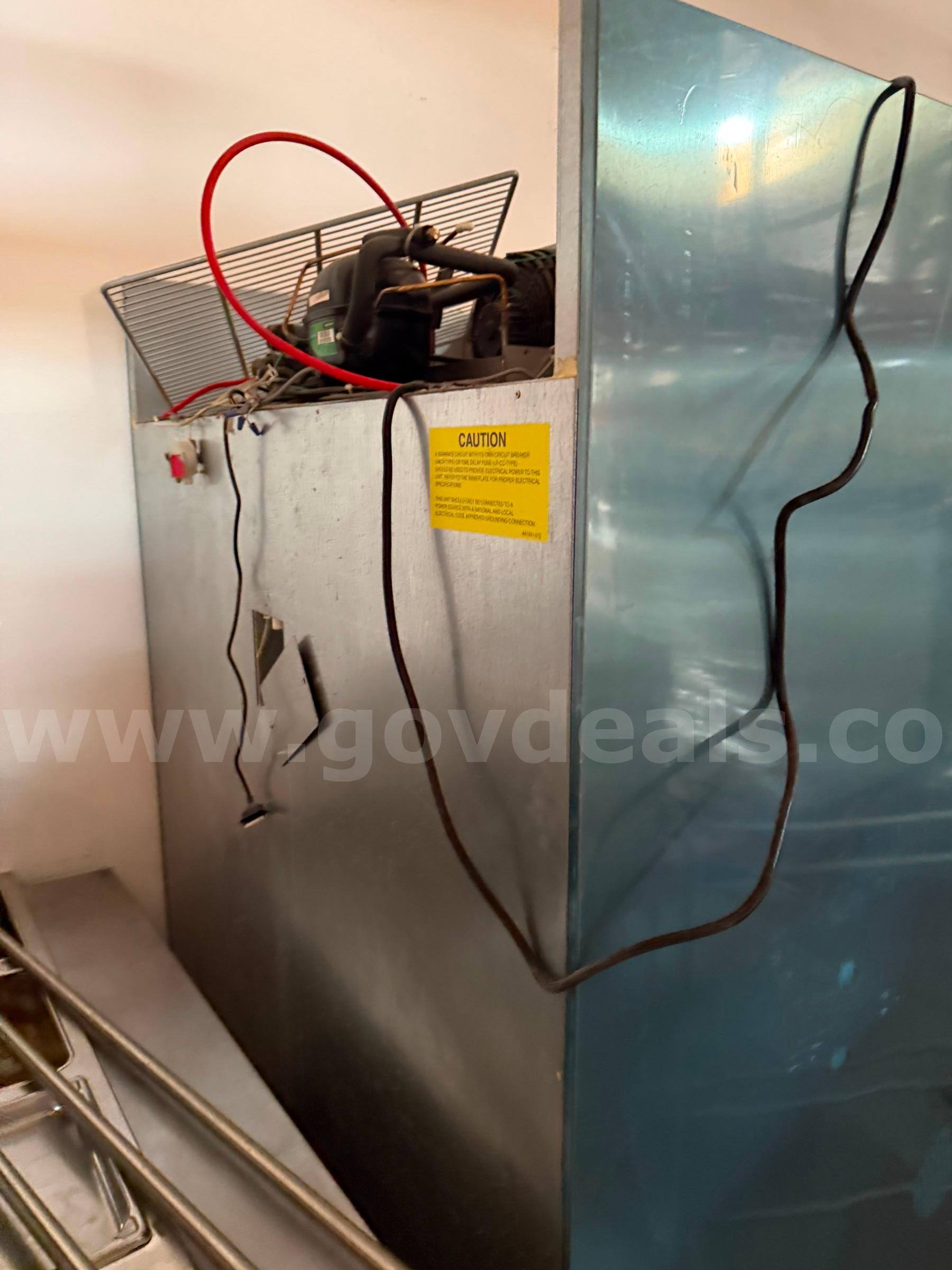 Two door fridge Hoshizaki  Government Surplus Auction - Photo #3