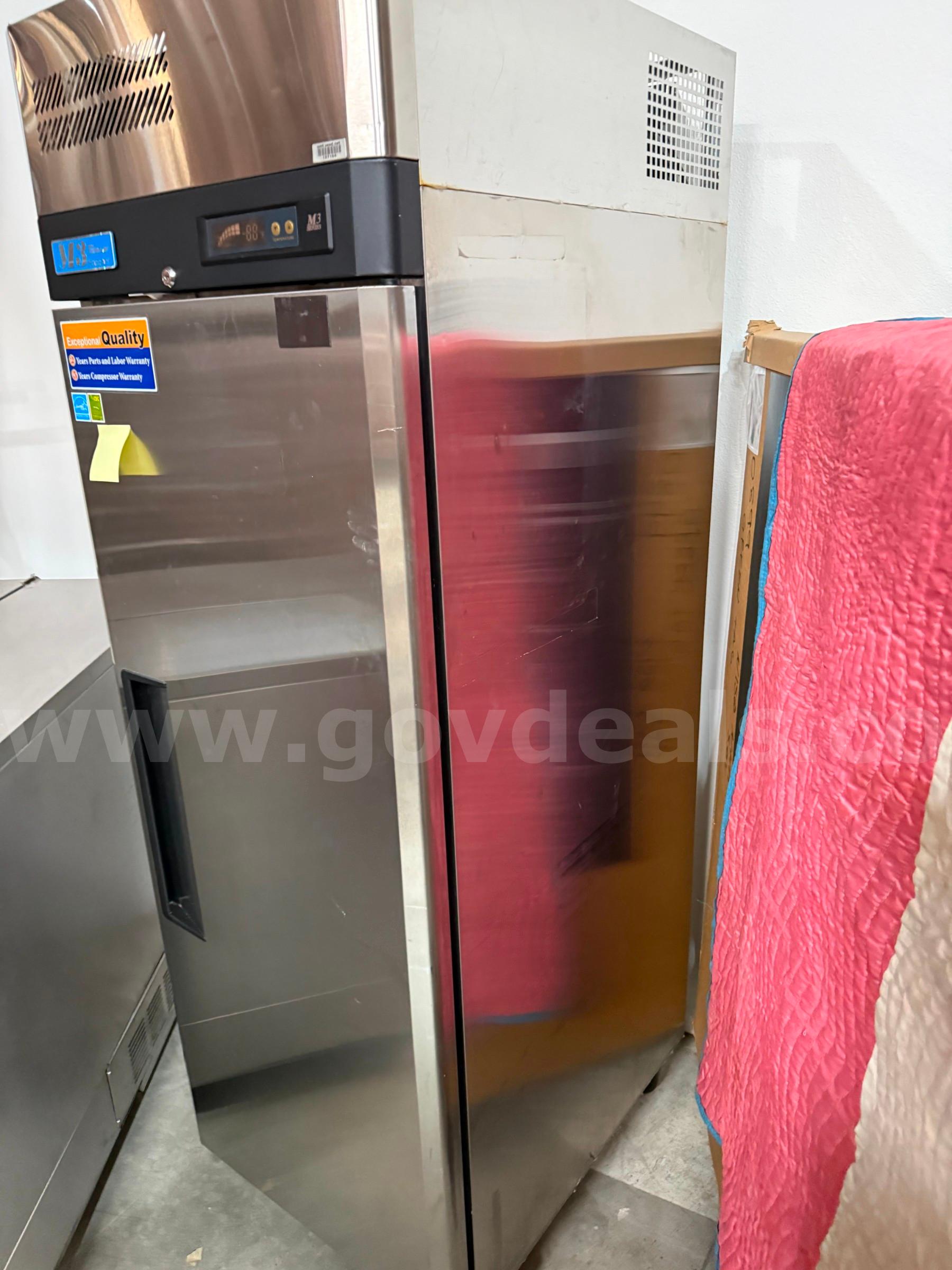Single door freezer Turbo Air  Government Surplus Auction - Photo #4