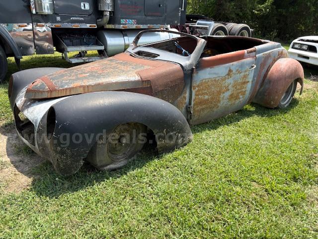 1940 ford coupe roller ford ford Government Surplus Auction - Photo #2