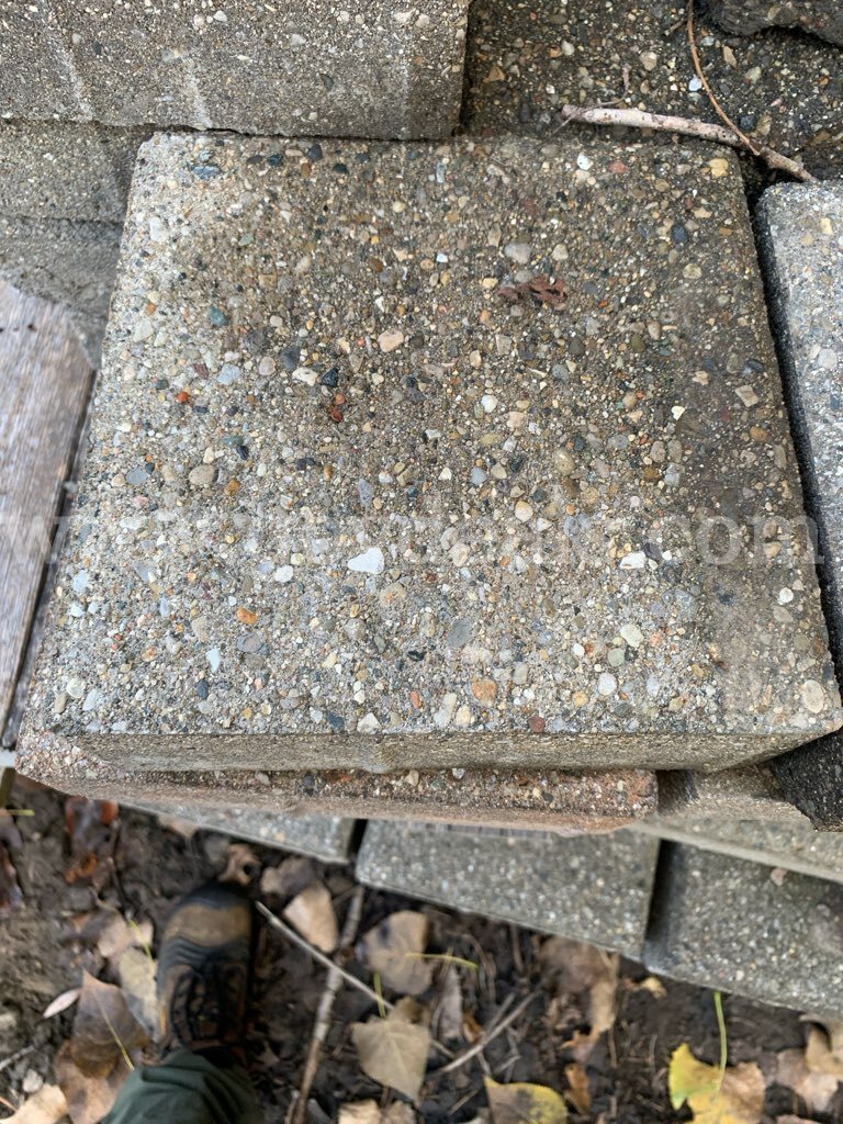 Square pavers, on pallets   Government Surplus Auction - Photo #4