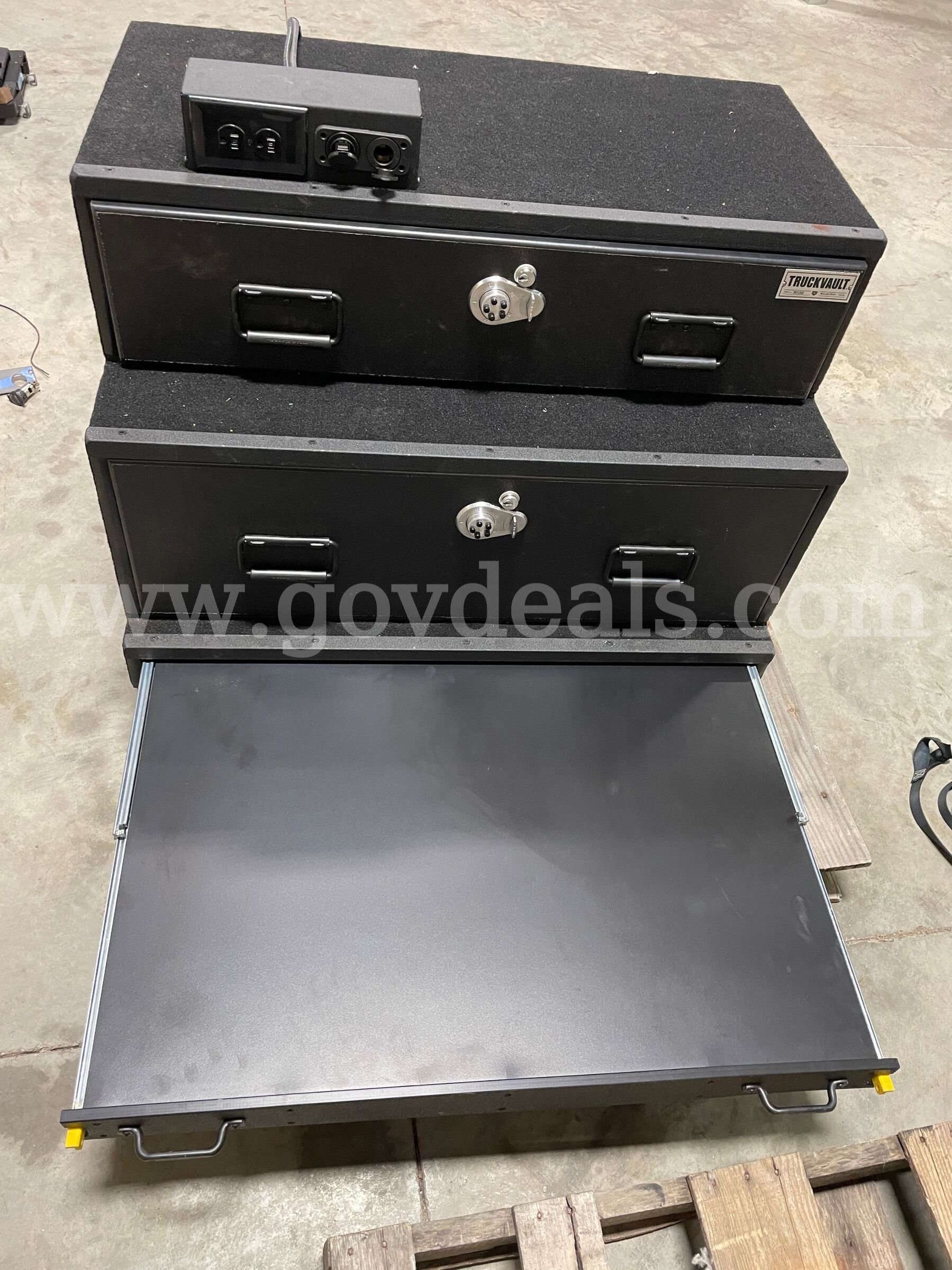 SUV Truck Vault Truck Vault Equinox Government Surplus Auction - Photo #4