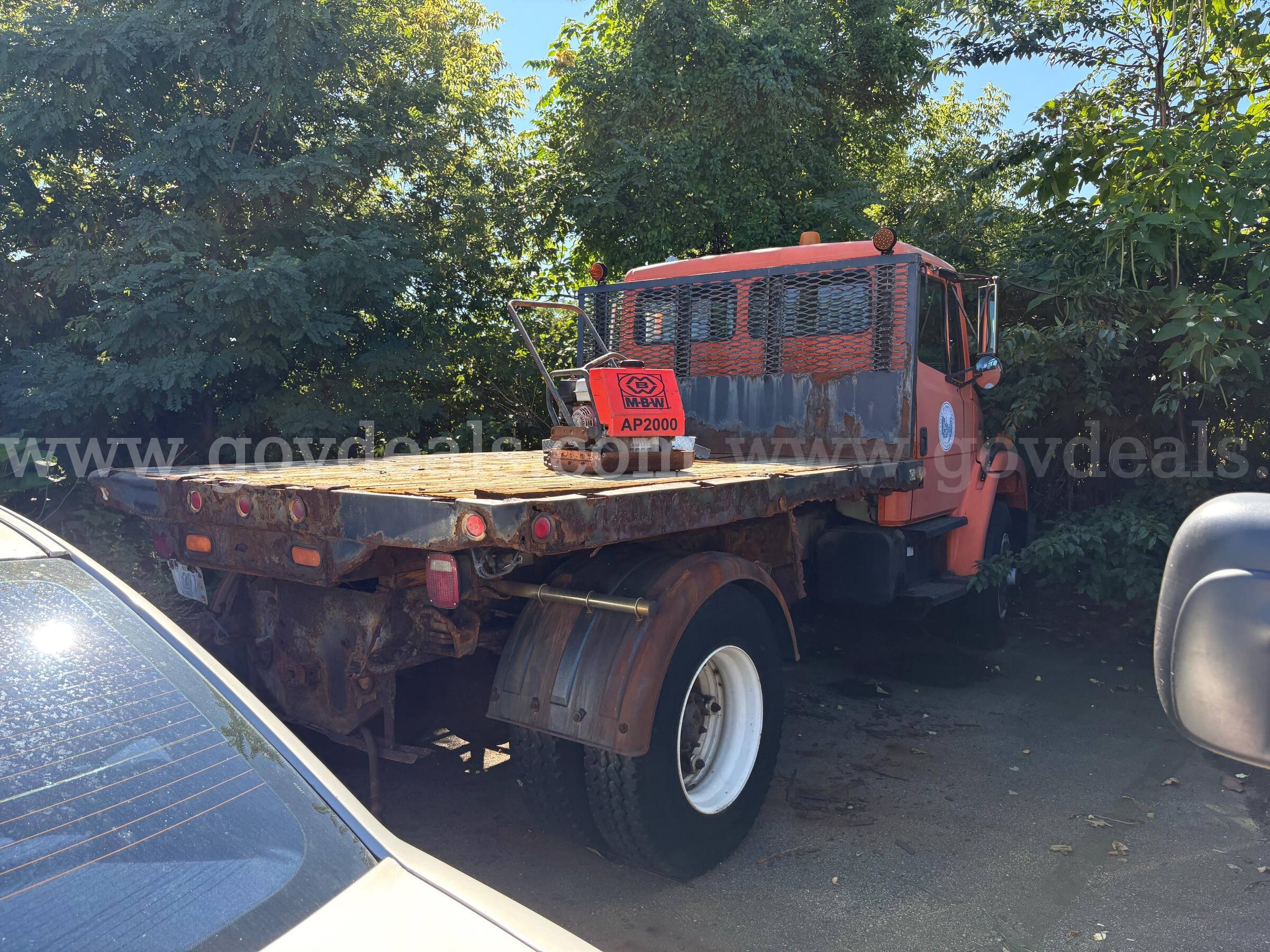 Freightliner Freightliner  Government Surplus Auction - Photo #2
