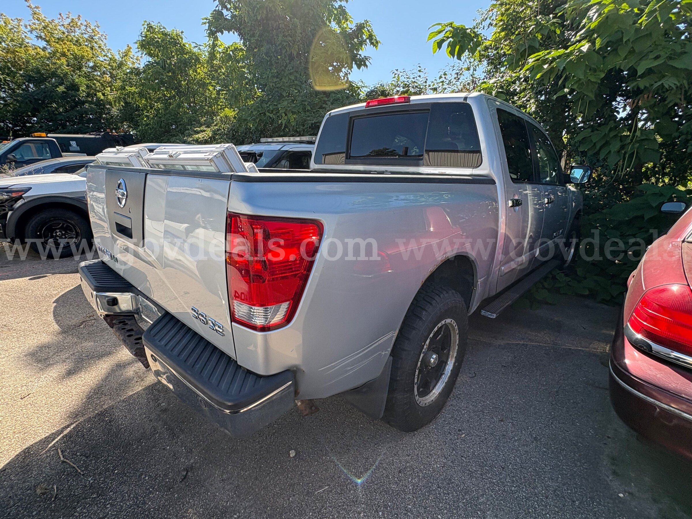 2007 Nissan Titan SE Crew Cab 4WD Nissan Titan Government Surplus Auction - Photo #2
