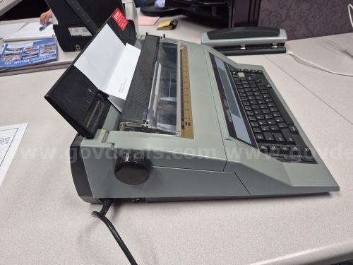 Swintec Model 2600 Typewriter Swintec 2600 Government Surplus Auction - Photo #2