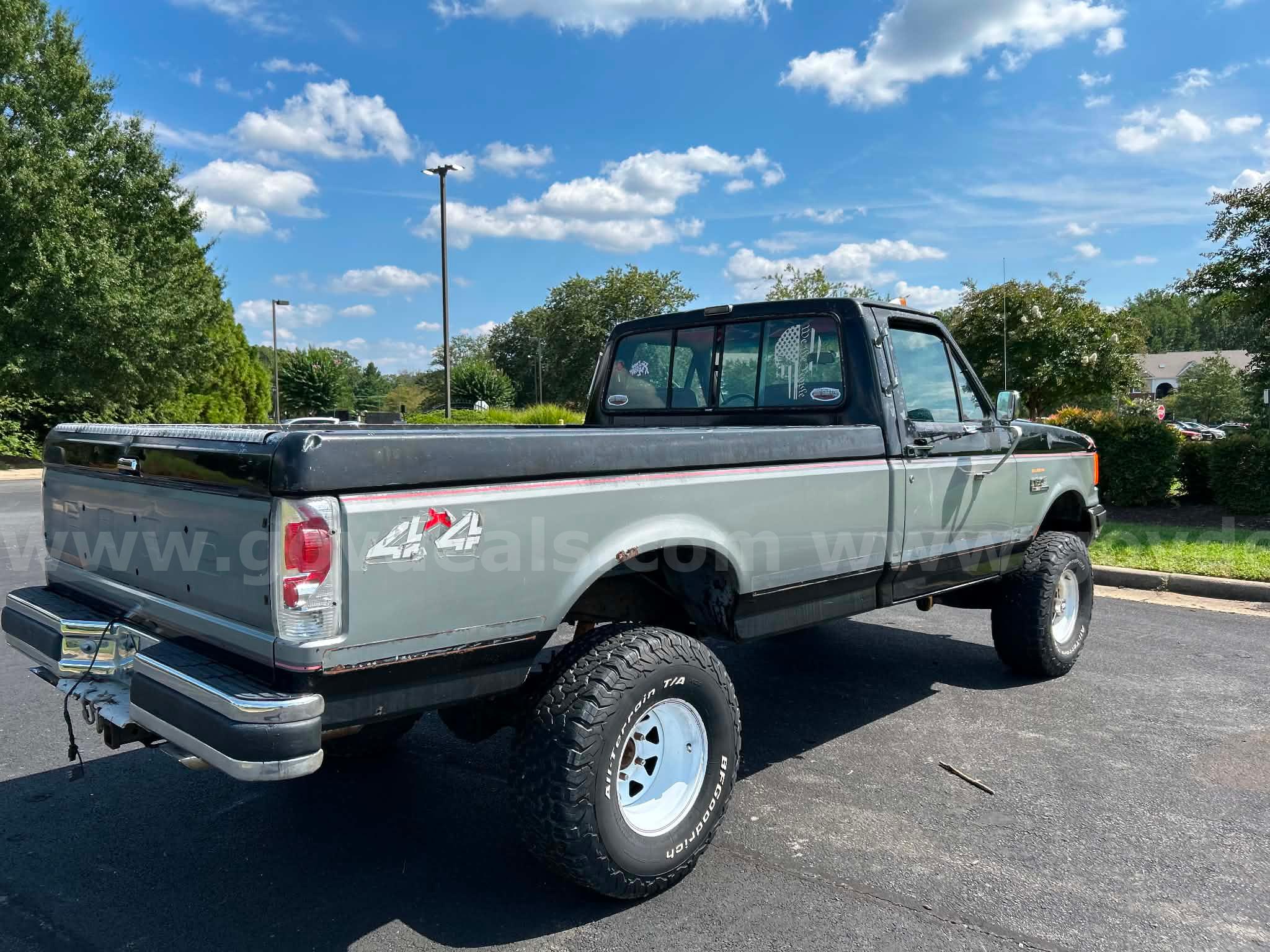 1989 Ford F-150 Reg. Cab Long Bed 4WD Ford F-150 Government Surplus Auction - Photo #4