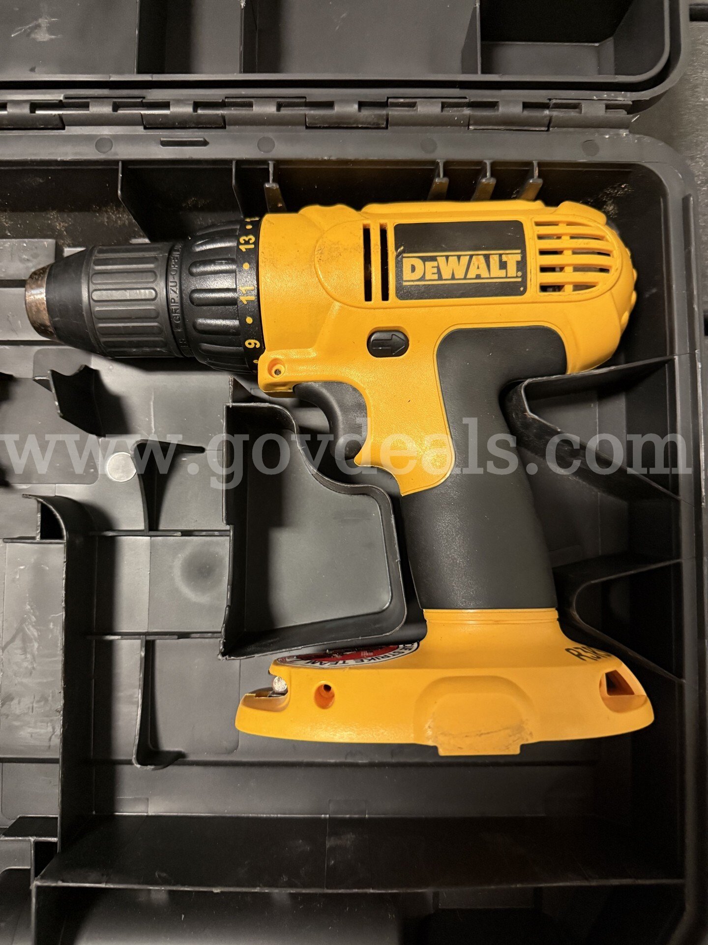 Dewalt cordless drill/driver 1/2 (13mm) VSR Dewalt DC759 Government Surplus Auction - Primary Photo