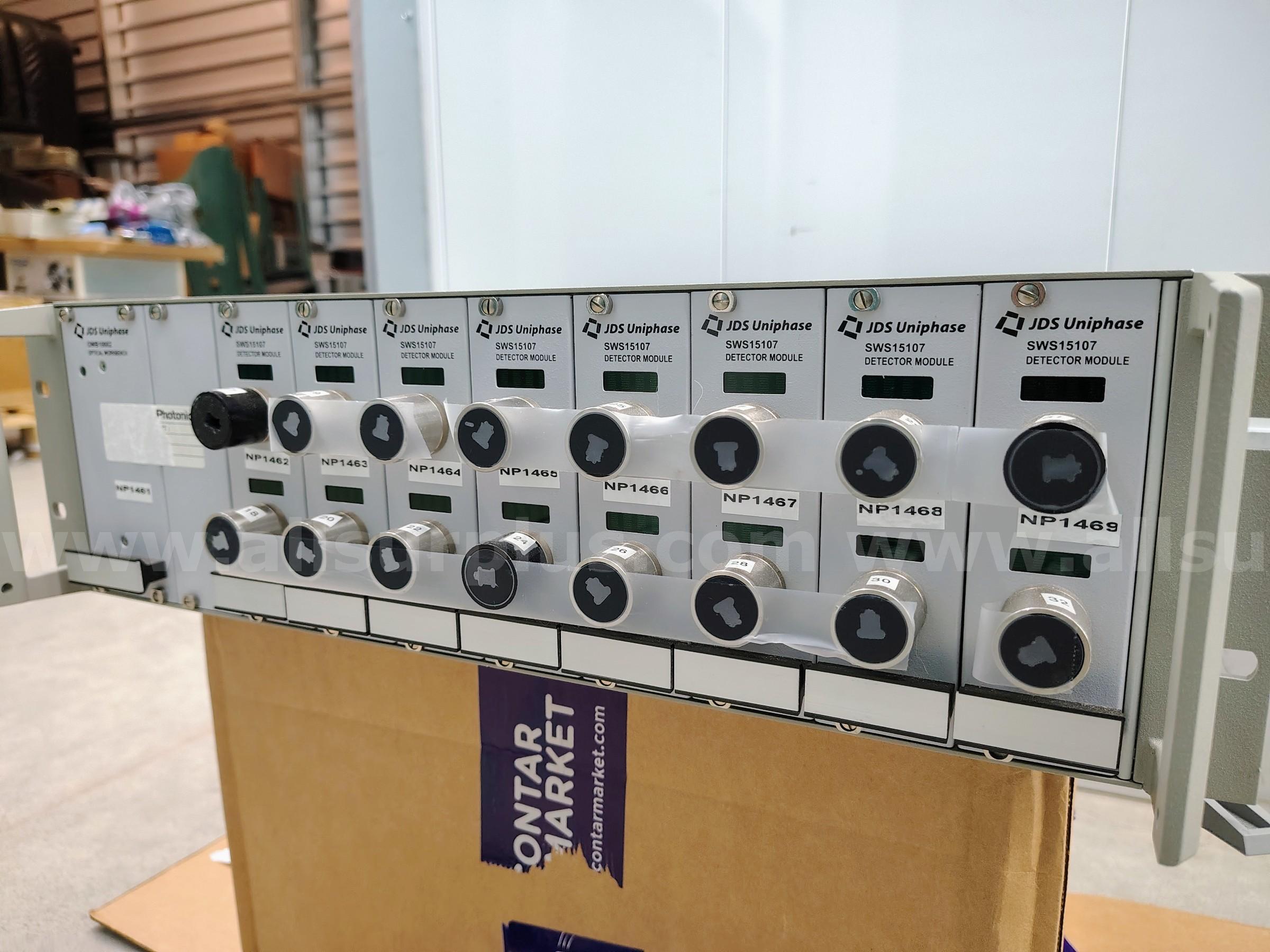 1 LOT. 1 JDSU OWB10002 OPTICAL WORKBENCH CHASIS WITH 8 SWS15107 MODULE. JDSU  Government Surplus Auction - Photo #3