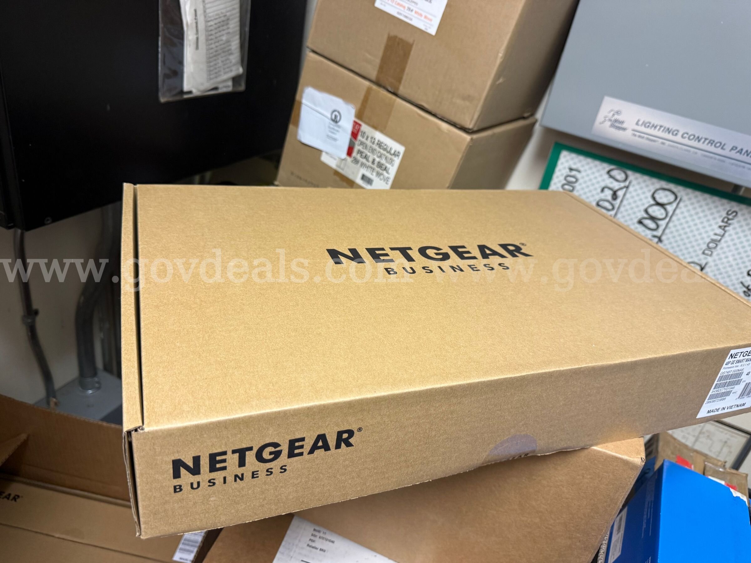 Lot of 4 NEW NETGEAR GS748T 48-Port Gigabit Smart Managed Pro Switches – Unopened  GS748T Government Surplus Auction - Photo #2