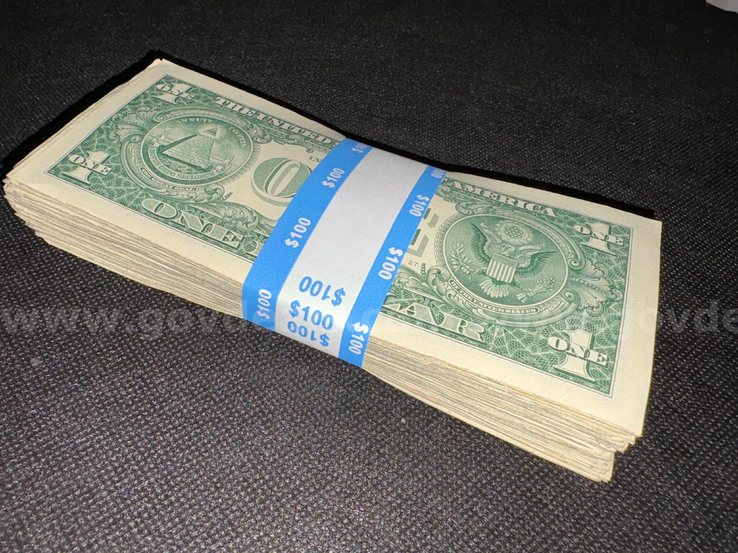 LOT OF 100 UNSEARCHED 1$  DOLLAR BILLS CURRENCY MONEY - SHIPPING ONLY - MA US GOVERNMENT 100 Government Surplus Auction - Photo #3