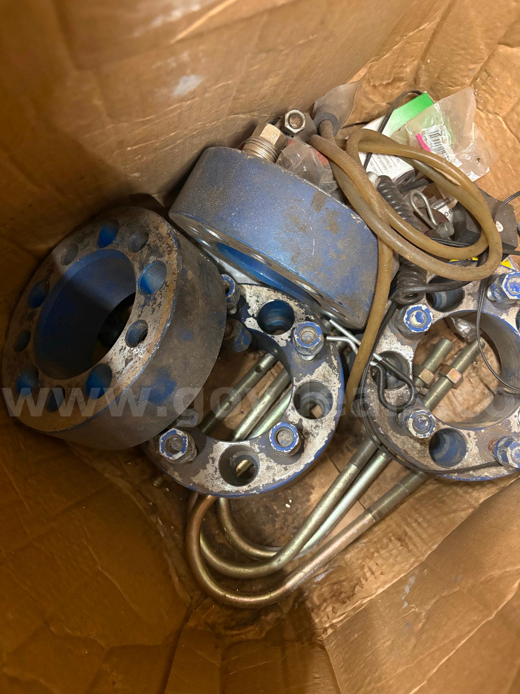 BOX OF AUTOMOTIVE PARTS - CAN SHIP - MA   Government Surplus Auction - Photo #4