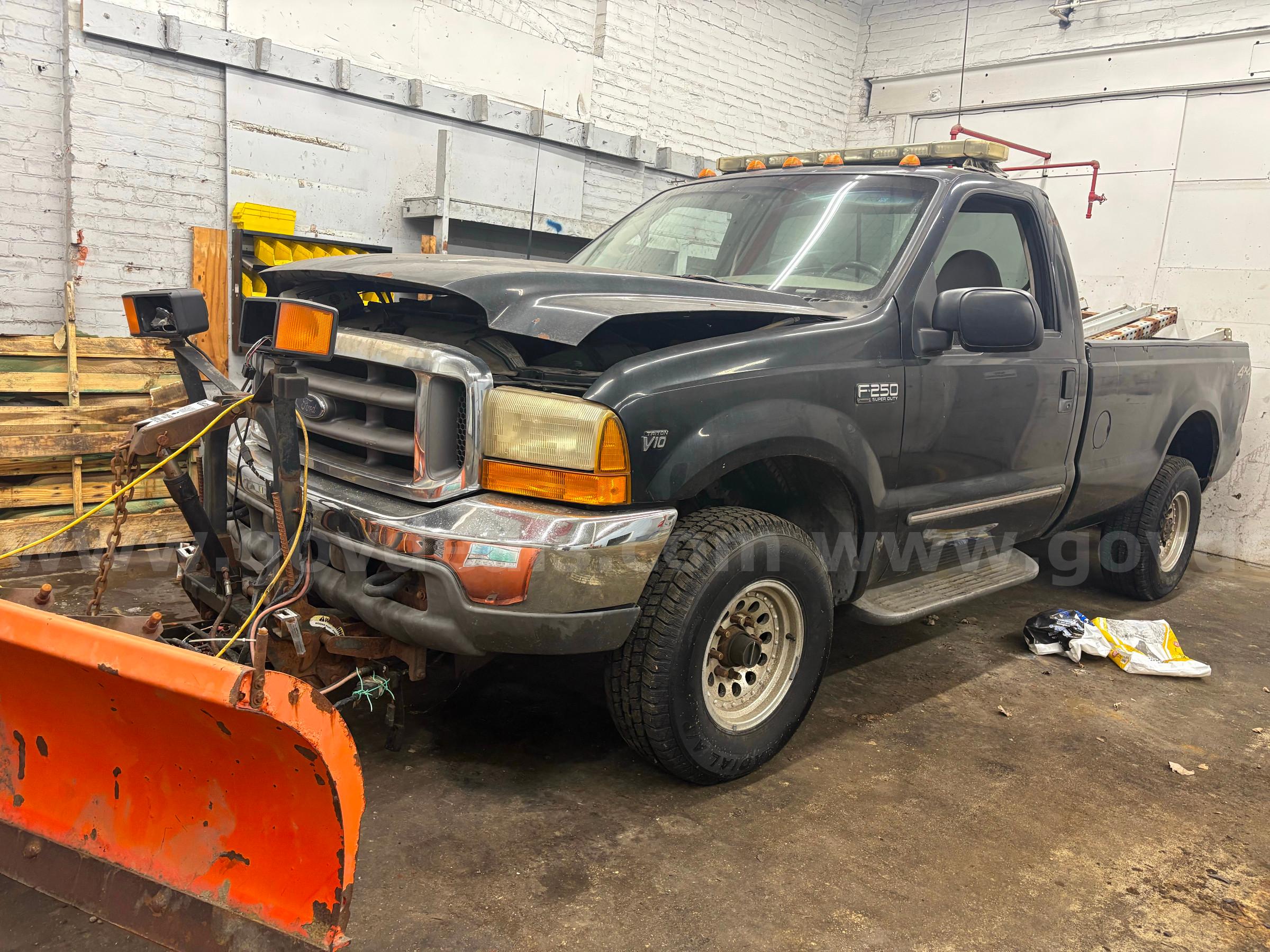 2001 FORD F250 SNOW PLOW TRUCK   - WILL SHIP!!