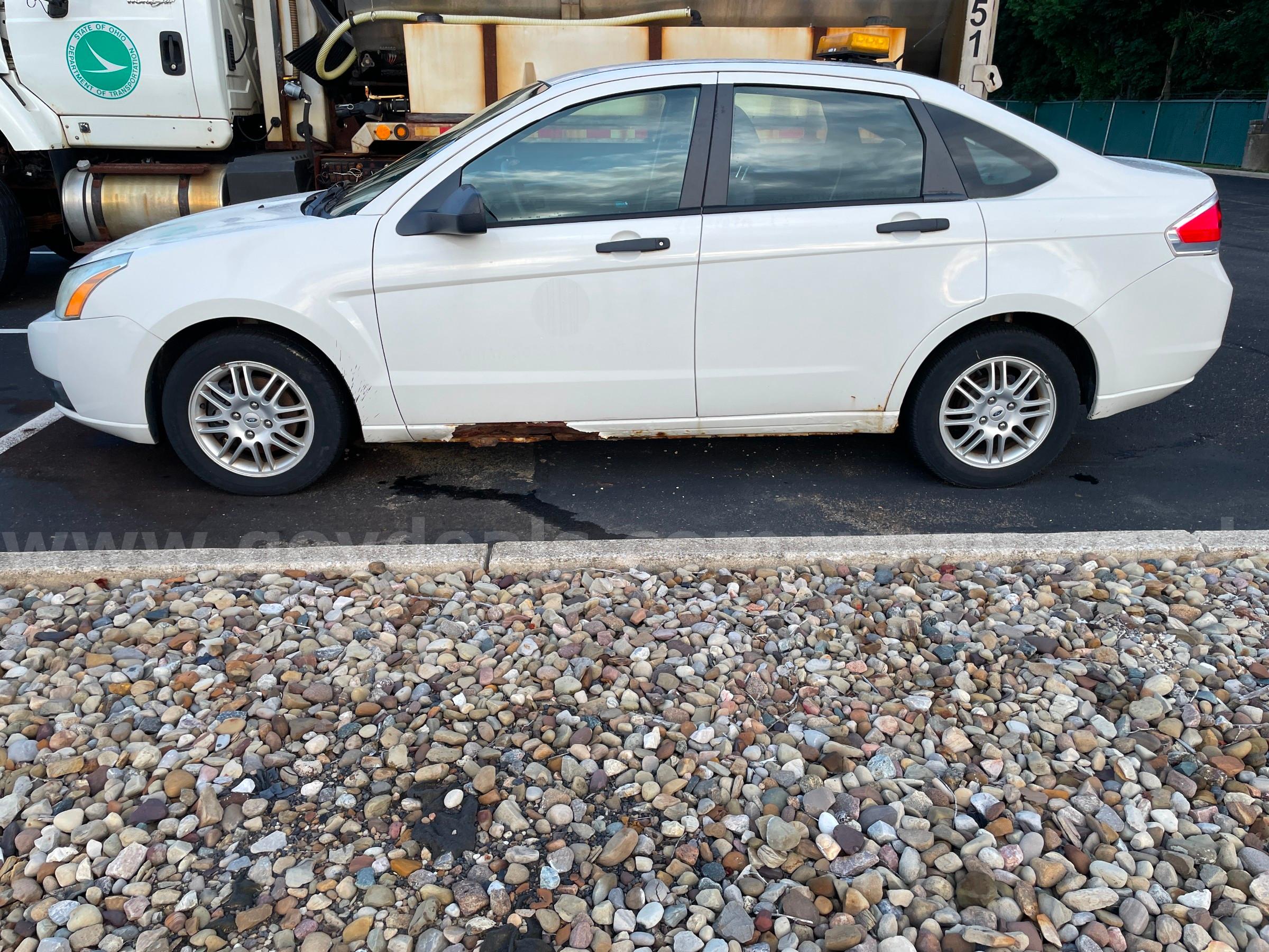2011 Ford Focus SE Sedan FORD Focus Government Surplus Auction - Photo #2