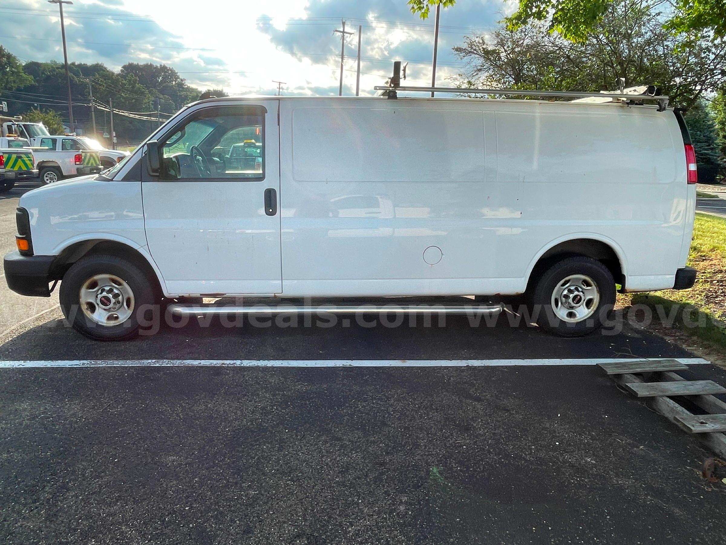 2016 GMC Savana G3500 Cargo Ext Van, 4.8L V8 GMC Savana Government Surplus Auction - Photo #2