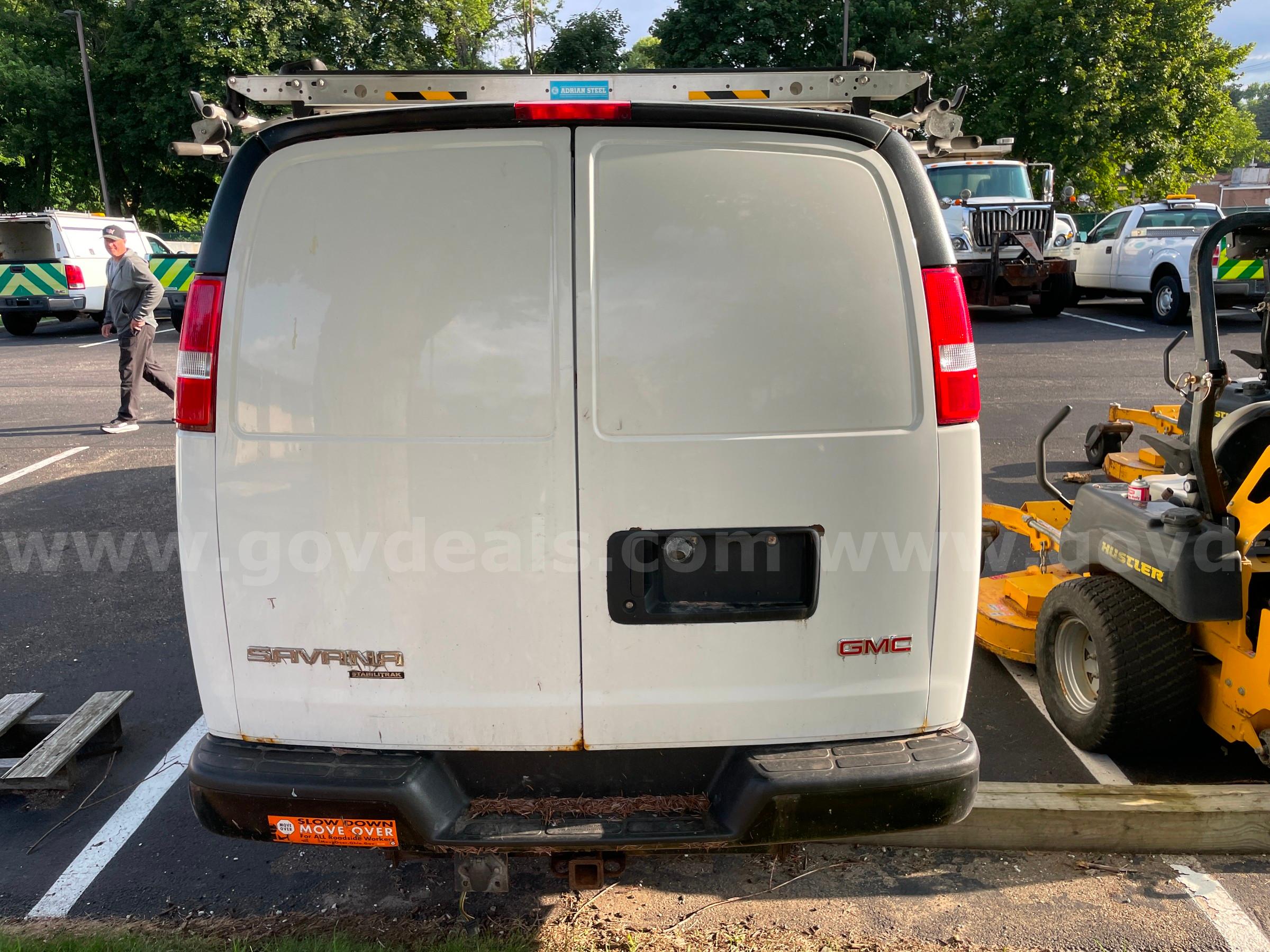 2016 GMC Savana G3500 Cargo Ext Van, 4.8L V8 GMC Savana Government Surplus Auction - Photo #4