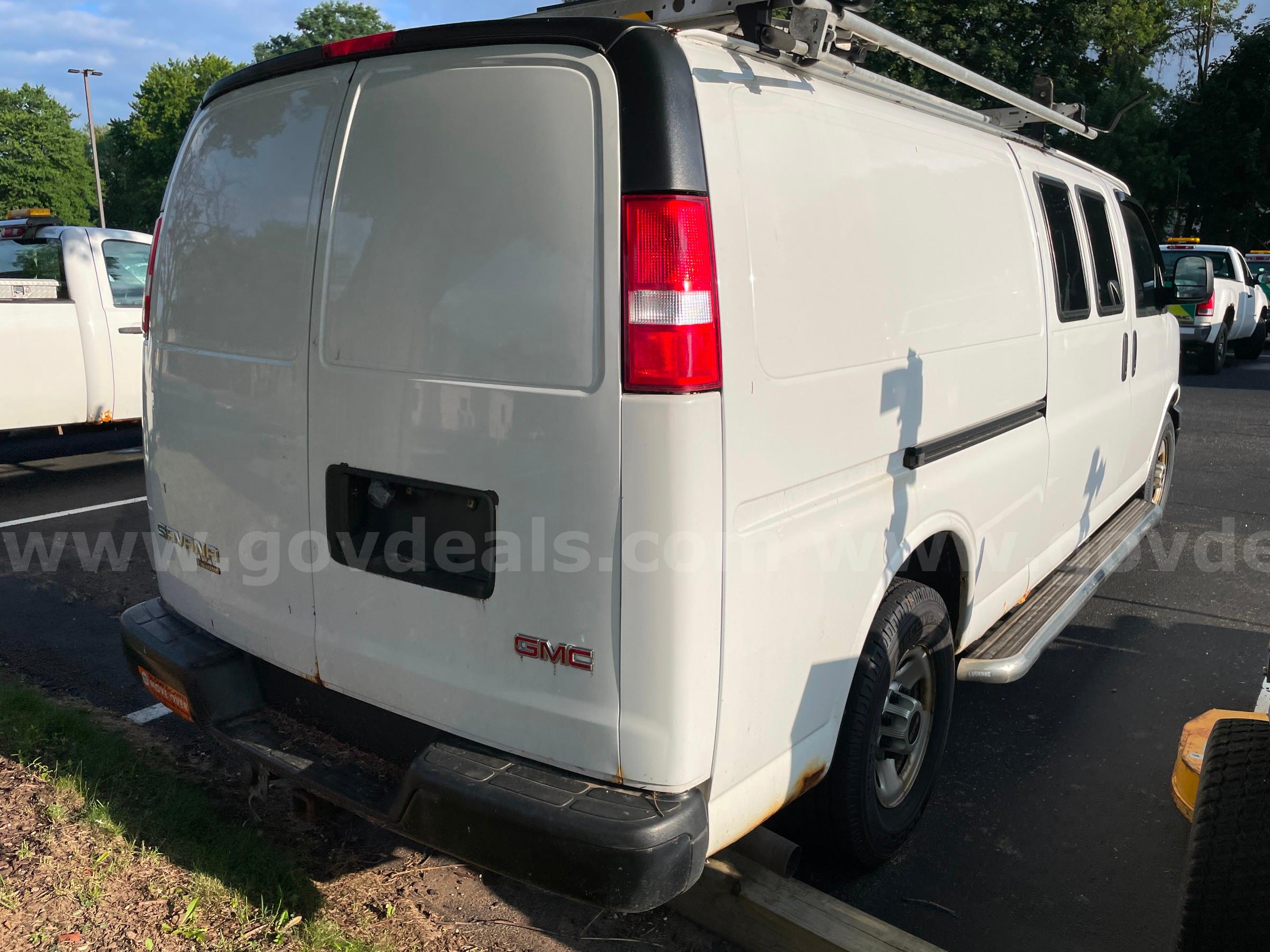 2016 GMC Savana G3500 Cargo Ext Van, 4.8L V8 GMC Savana Government Surplus Auction - Photo #5