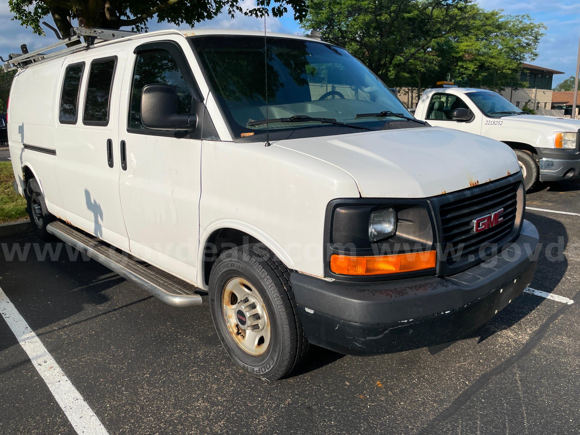 2016 GMC Savana G3500 Cargo Ext Van, 4.8L V8 GMC Savana Government Surplus Auction - Photo #6