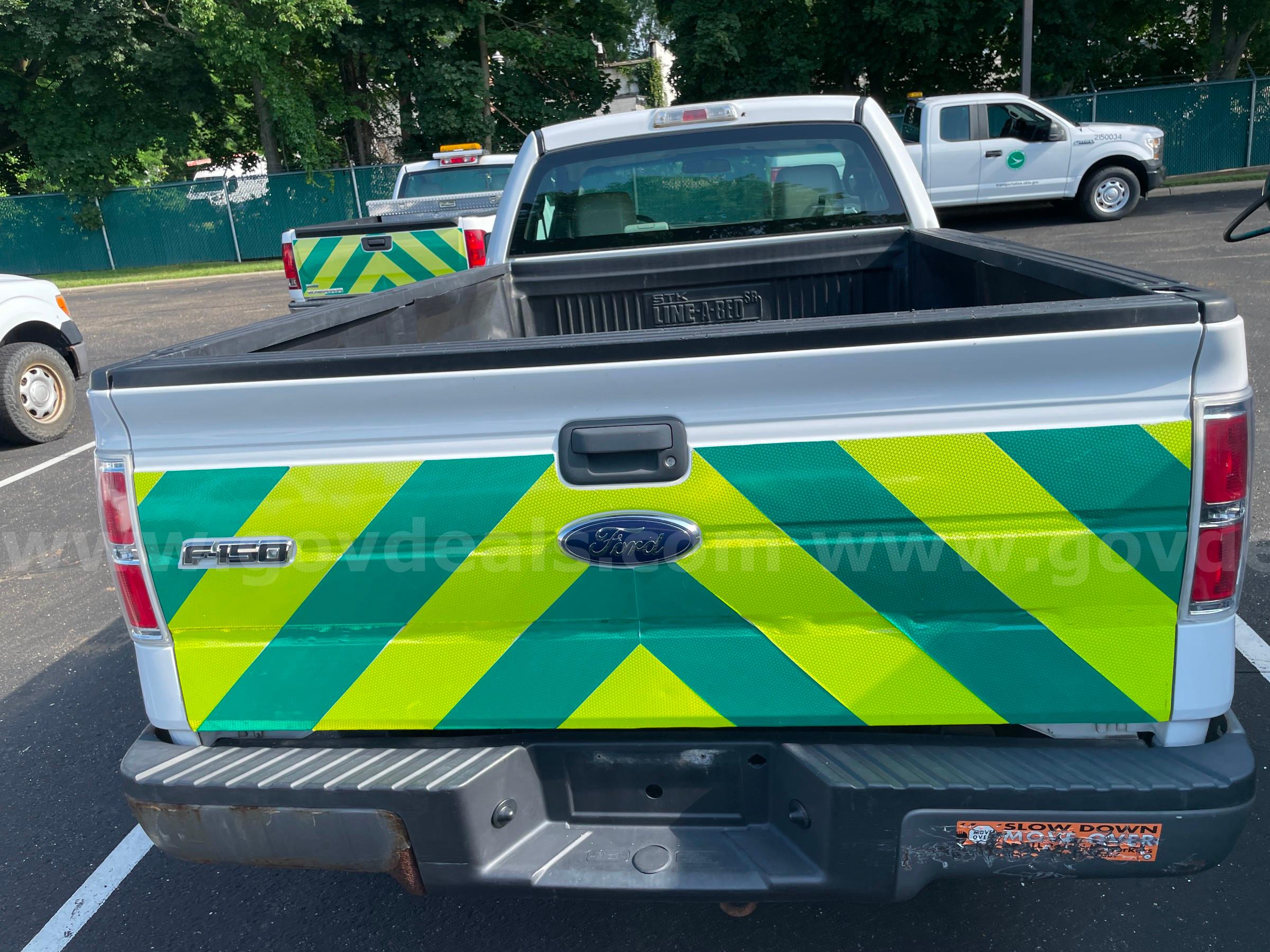 2009 Ford F-150 XL 2WD REG CAB PICKUP with 4.6L V8 FORD F-150 Government Surplus Auction - Photo #4