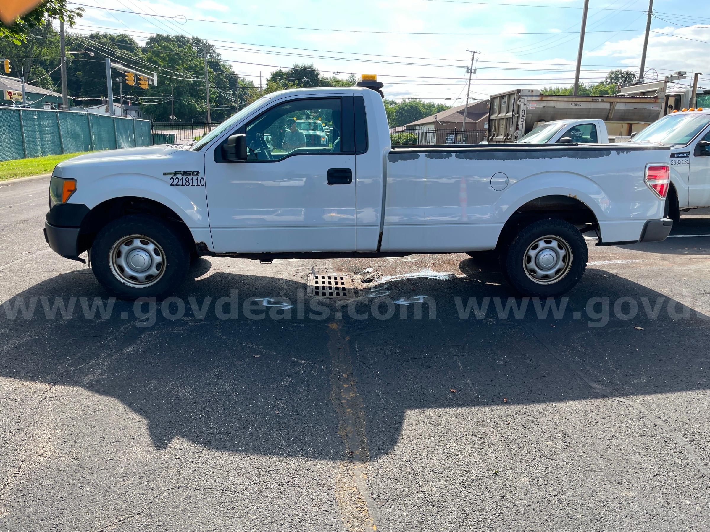 2011 Ford F-150 XL 2WD REG CAB PICKUP with 5.0L V8 FORD F-150 Government Surplus Auction - Photo #2
