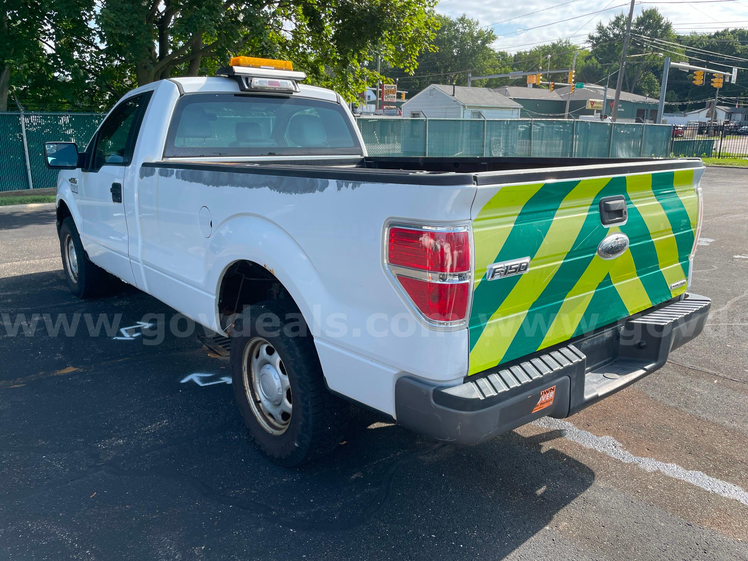 2011 Ford F-150 XL 2WD REG CAB PICKUP with 5.0L V8 FORD F-150 Government Surplus Auction - Photo #3