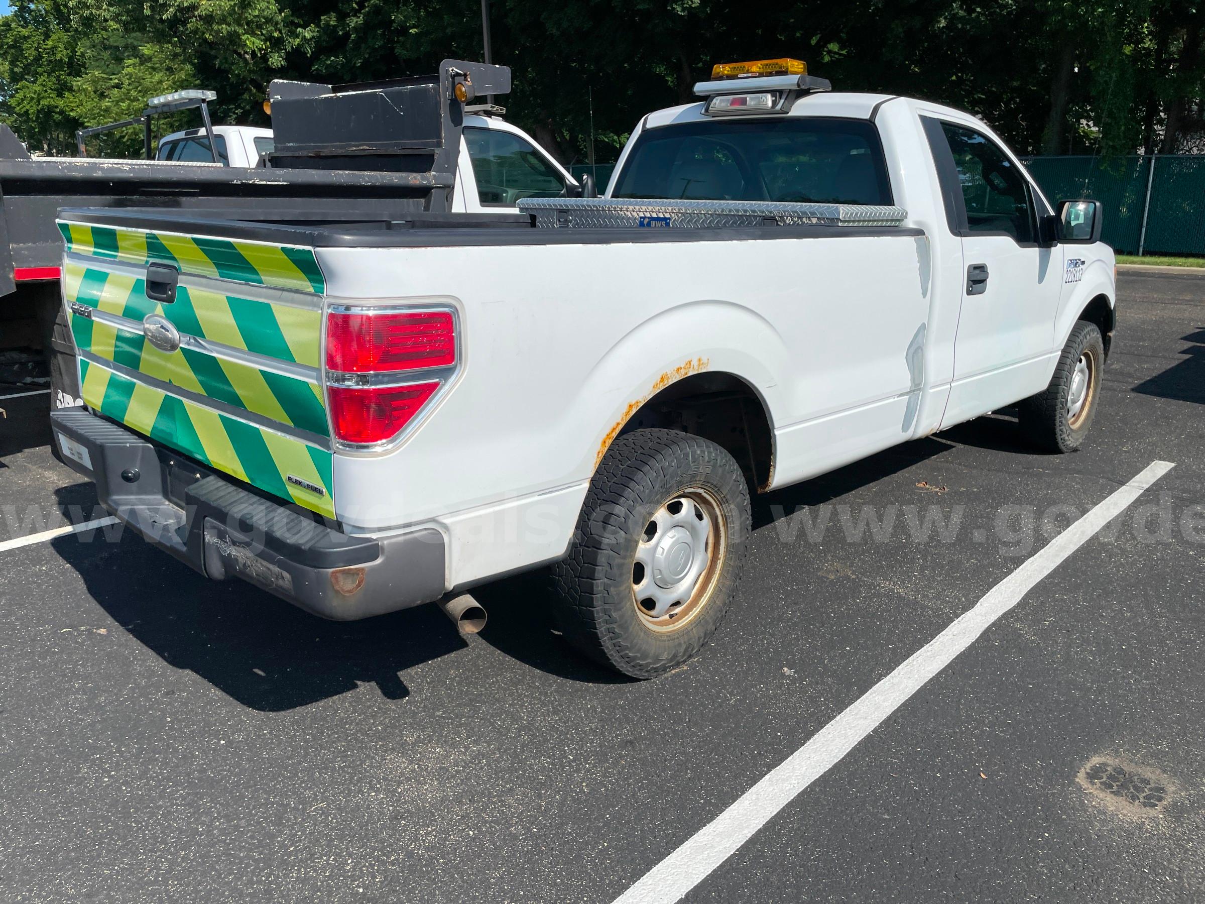 2011 Ford F-150 XL 2WD REG CAB PICKUP with 5.0L V8 FORD F-150 Government Surplus Auction - Photo #5