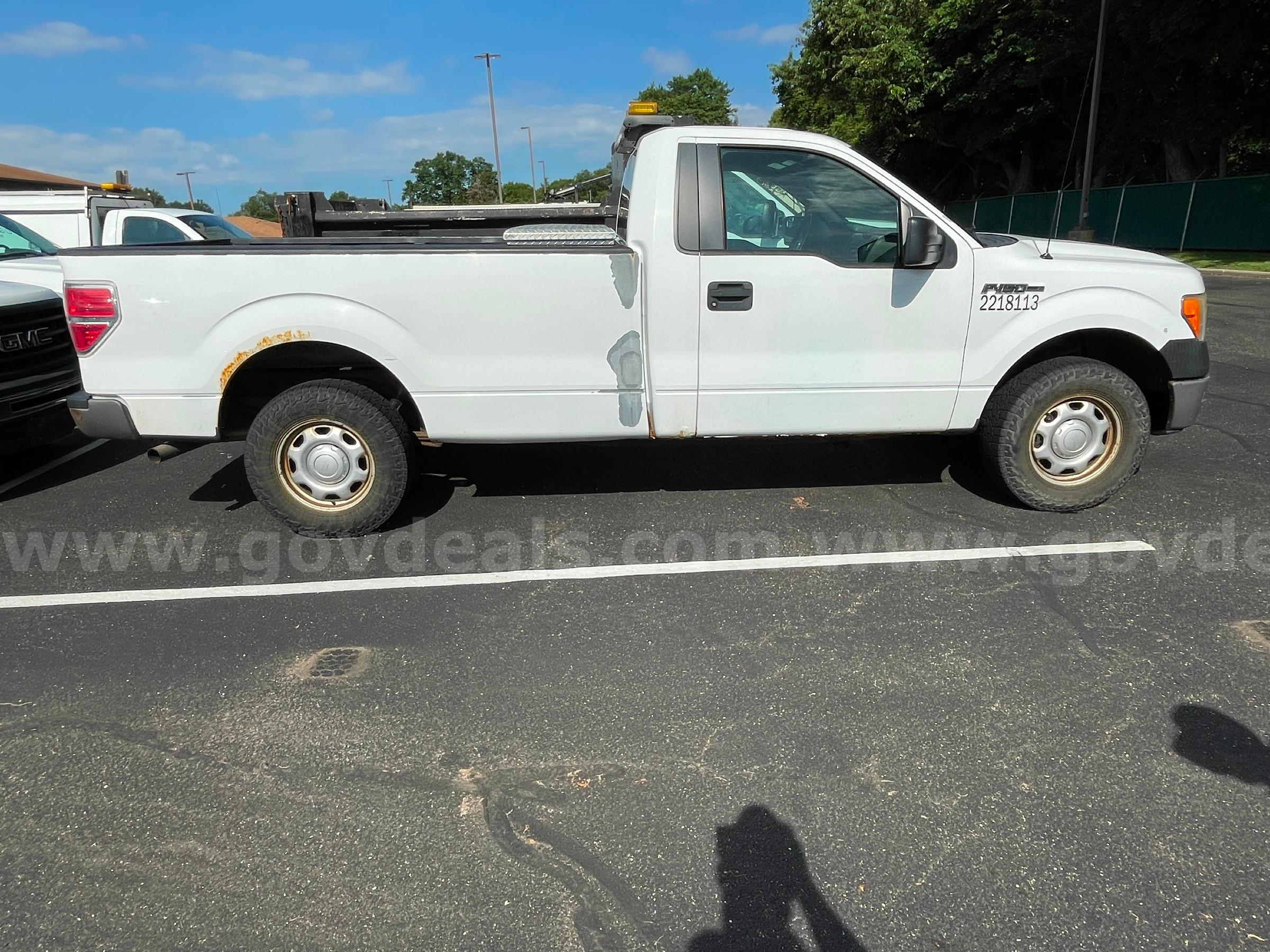 2011 Ford F-150 XL 2WD REG CAB PICKUP with 5.0L V8 FORD F-150 Government Surplus Auction - Photo #6