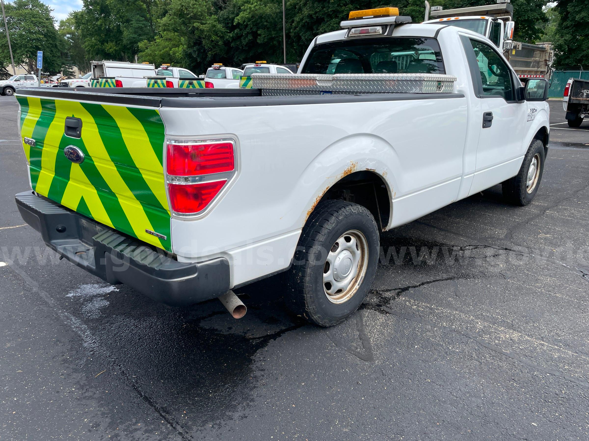 2011 Ford F-150 XL 2WD REG CAB PICKUP with 5.0L V8 FORD F-150 Government Surplus Auction - Photo #6