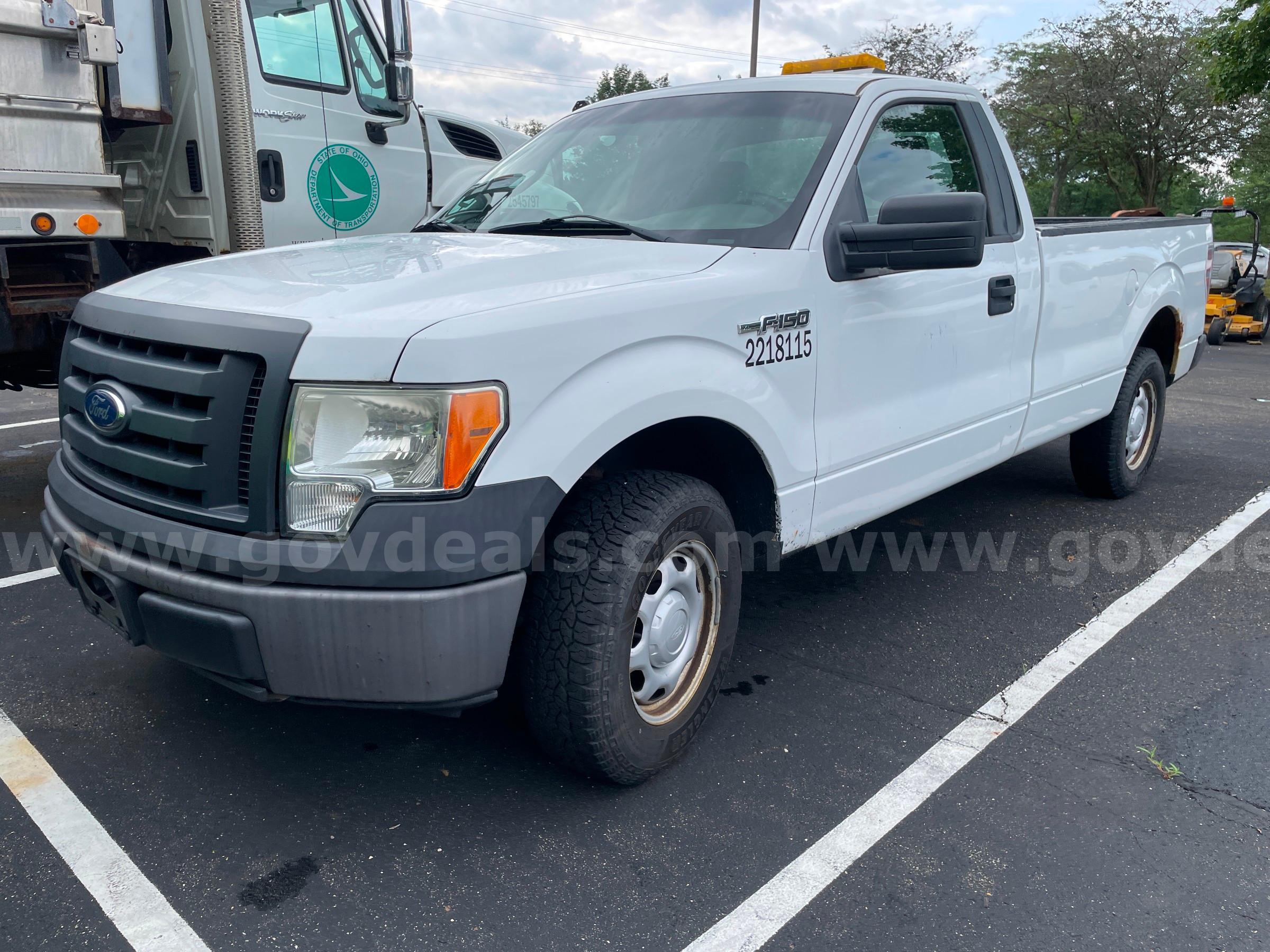 2011 Ford F-150 XL 2WD REG CAB PICKUP with 5.0L V8