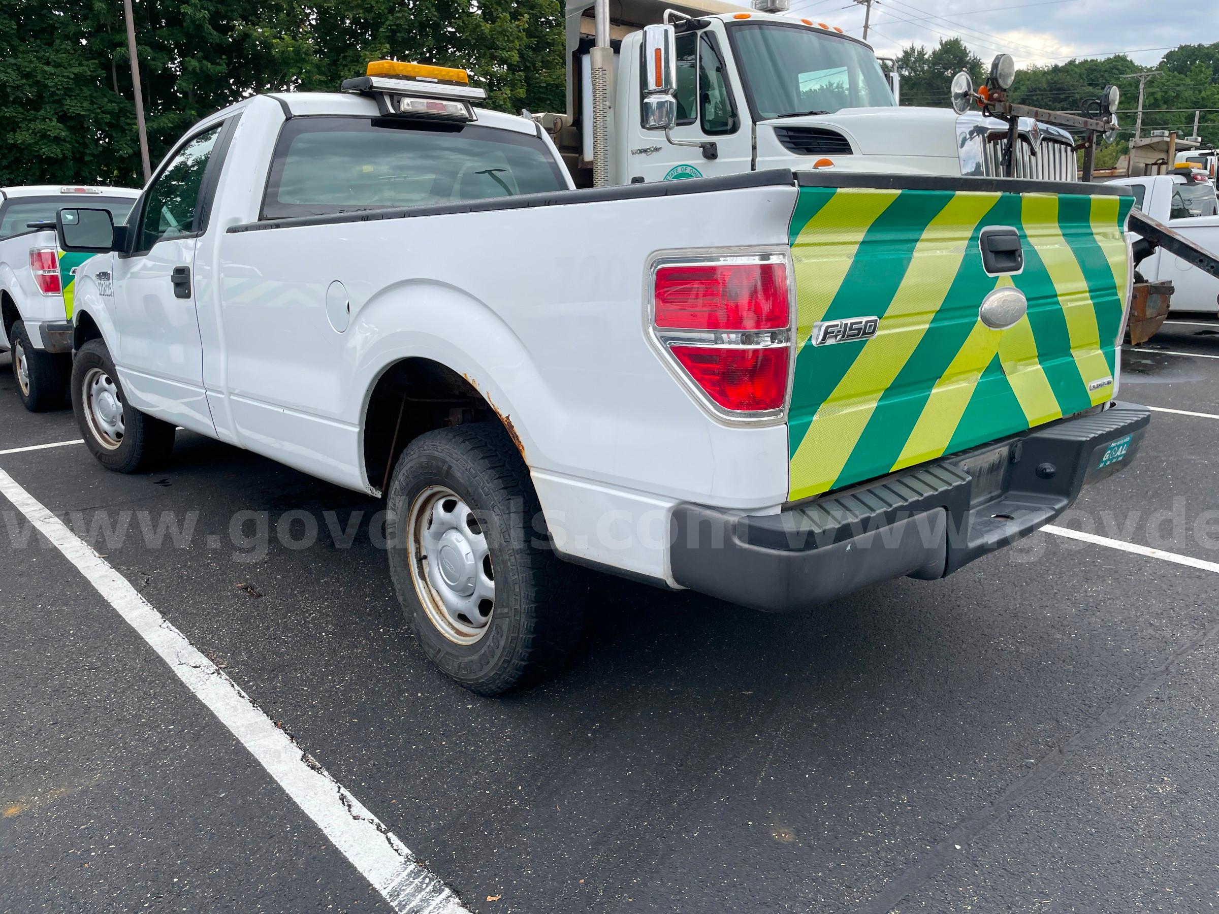 2011 Ford F-150 XL 2WD REG CAB PICKUP with 5.0L V8 FORD F-150 Government Surplus Auction - Photo #3