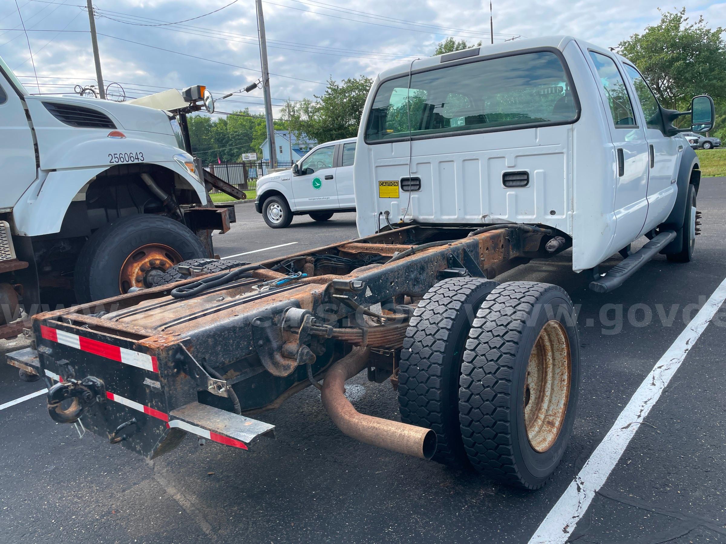 2007 Ford F-450 XL SD Crew Cab 2WD DRW PICKUP with 6.0L V8 FORD F-450 Government Surplus Auction - Photo #5