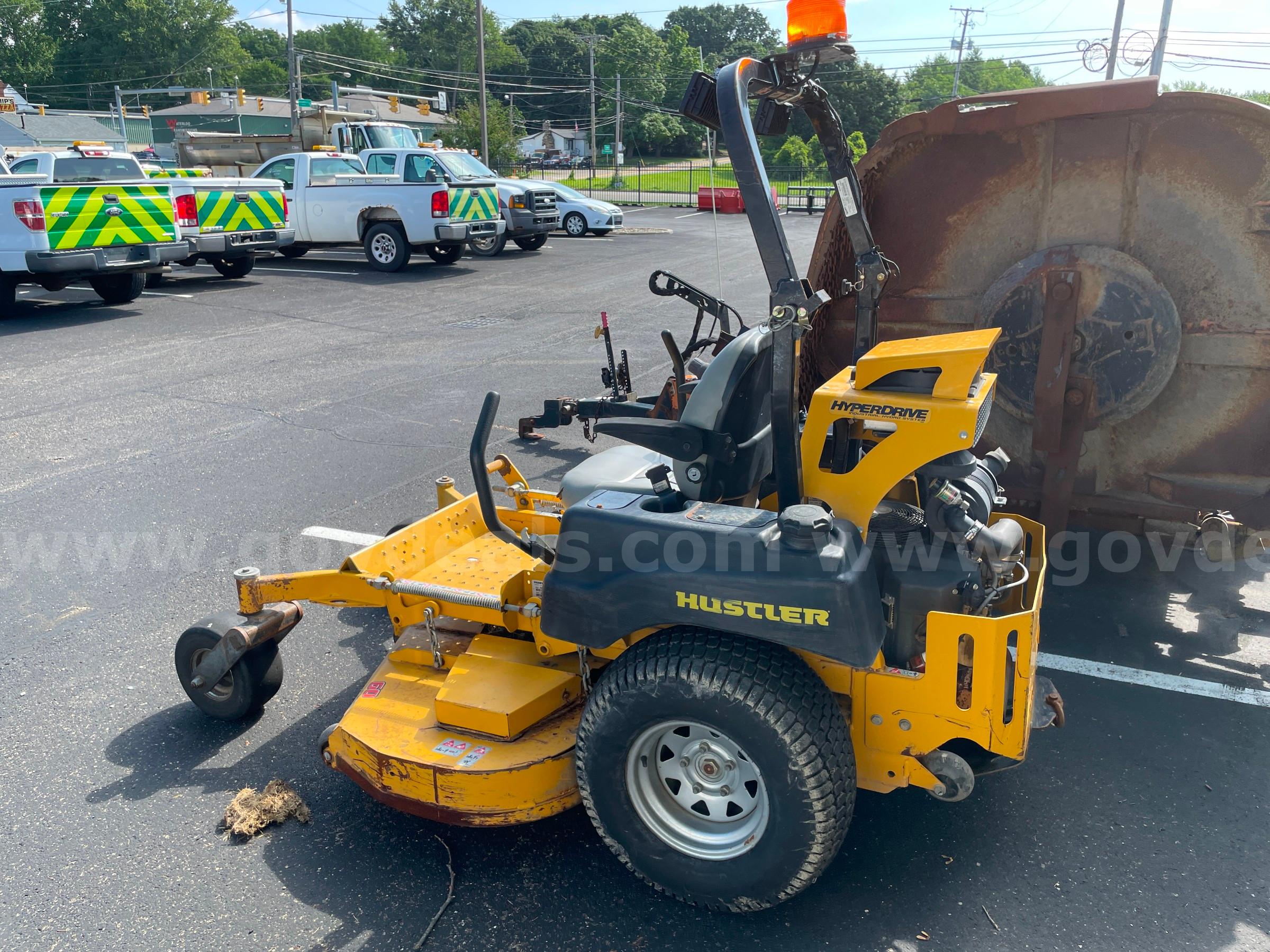 Hustler VX4 Zero-Turn Mower, 60in deck HUSTLER 60 Government Surplus Auction - Photo #2