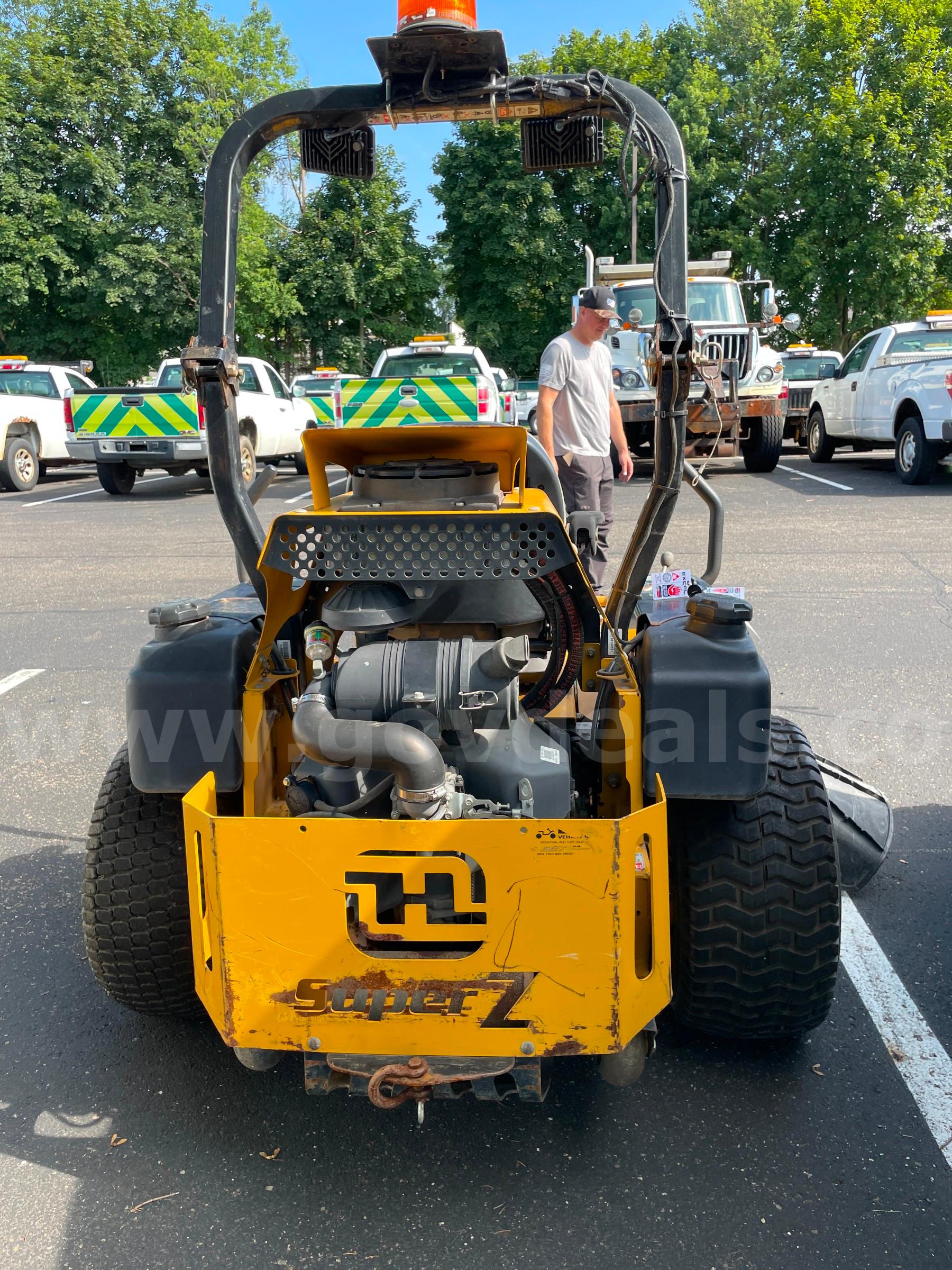 Hustler VX4 Zero-Turn Mower, 60in deck HUSTLER 60 Government Surplus Auction - Photo #3
