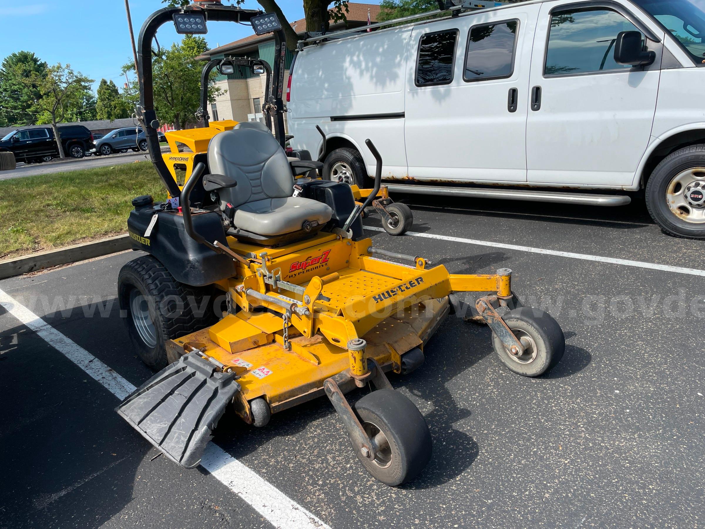 Hustler VX4 Zero-Turn Mower, 60in deck HUSTLER 60 Government Surplus Auction - Photo #4