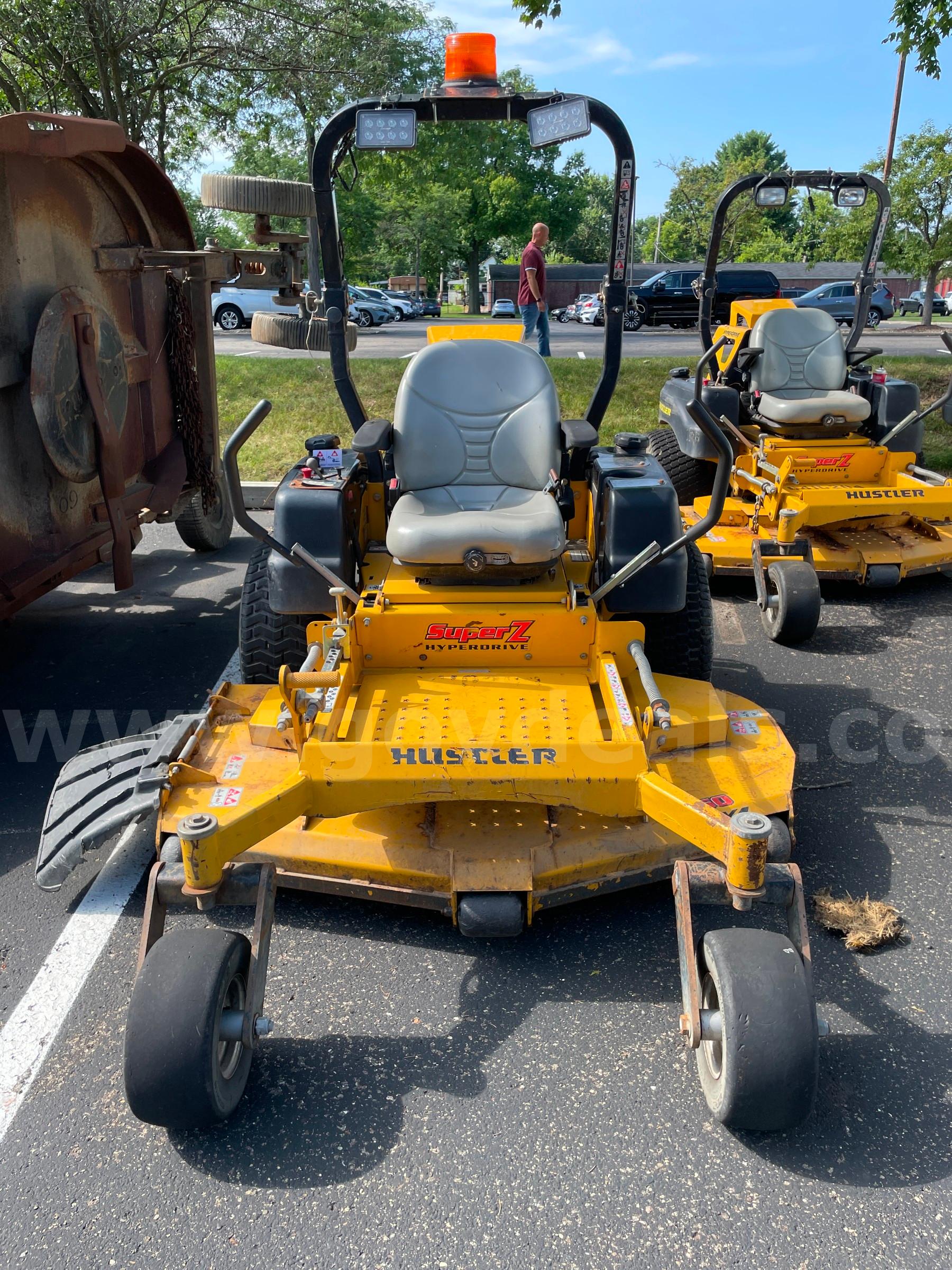 Hustler VX4 Zero-Turn Mower, 60in deck HUSTLER 60 Government Surplus Auction - Photo #5