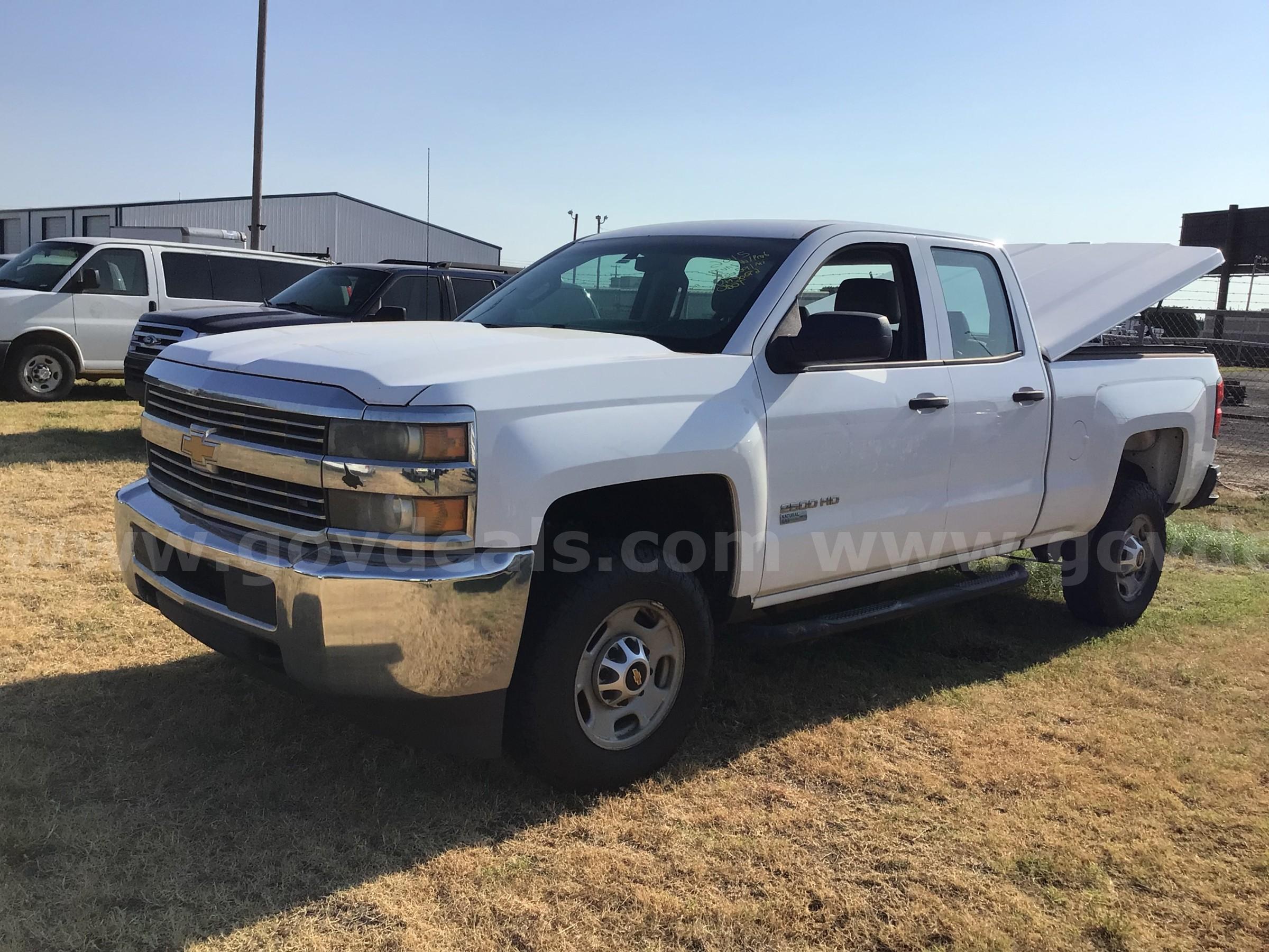 2015 Chevrolet Silverado 2500HD Chevrolet Silverado 2500HD Government Surplus Auction - Photo #2