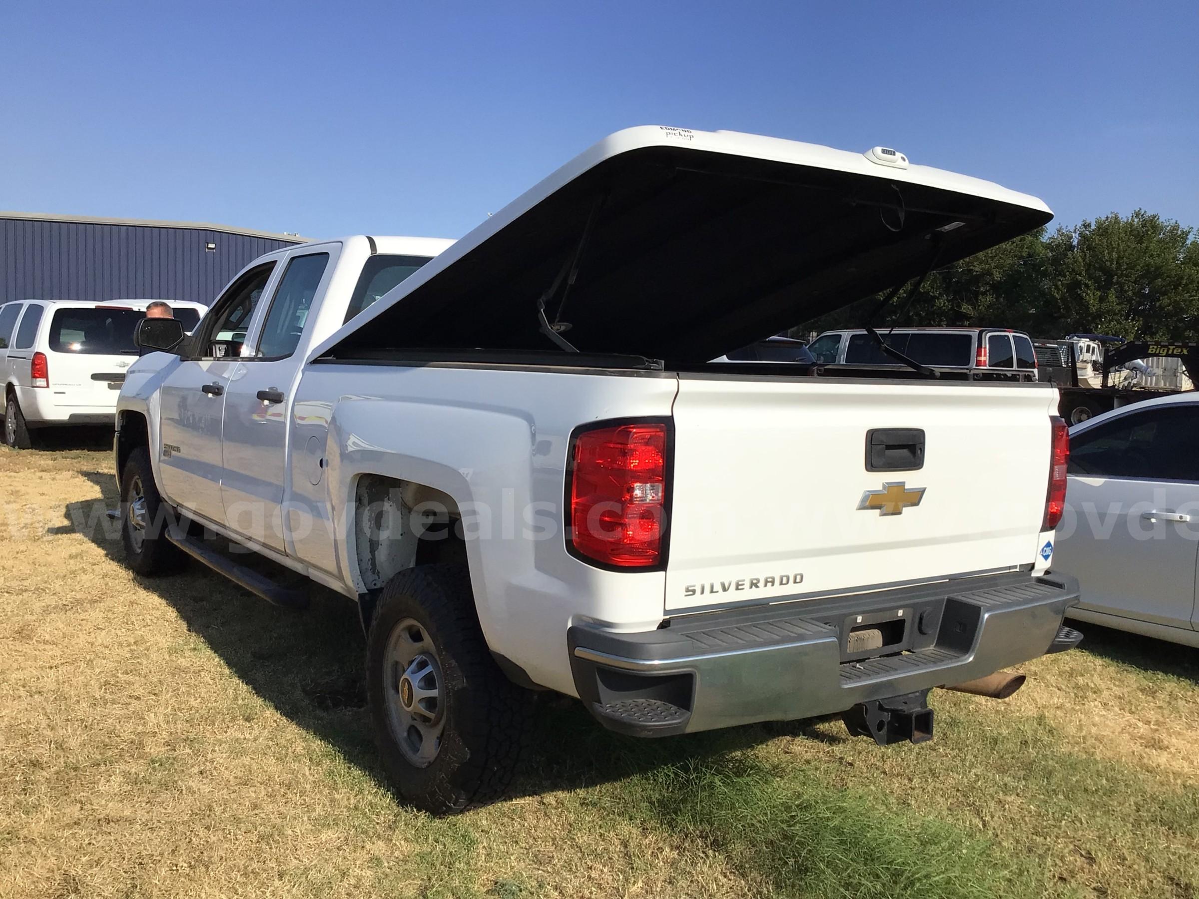2015 Chevrolet Silverado 2500HD Chevrolet Silverado 2500HD Government Surplus Auction - Photo #3