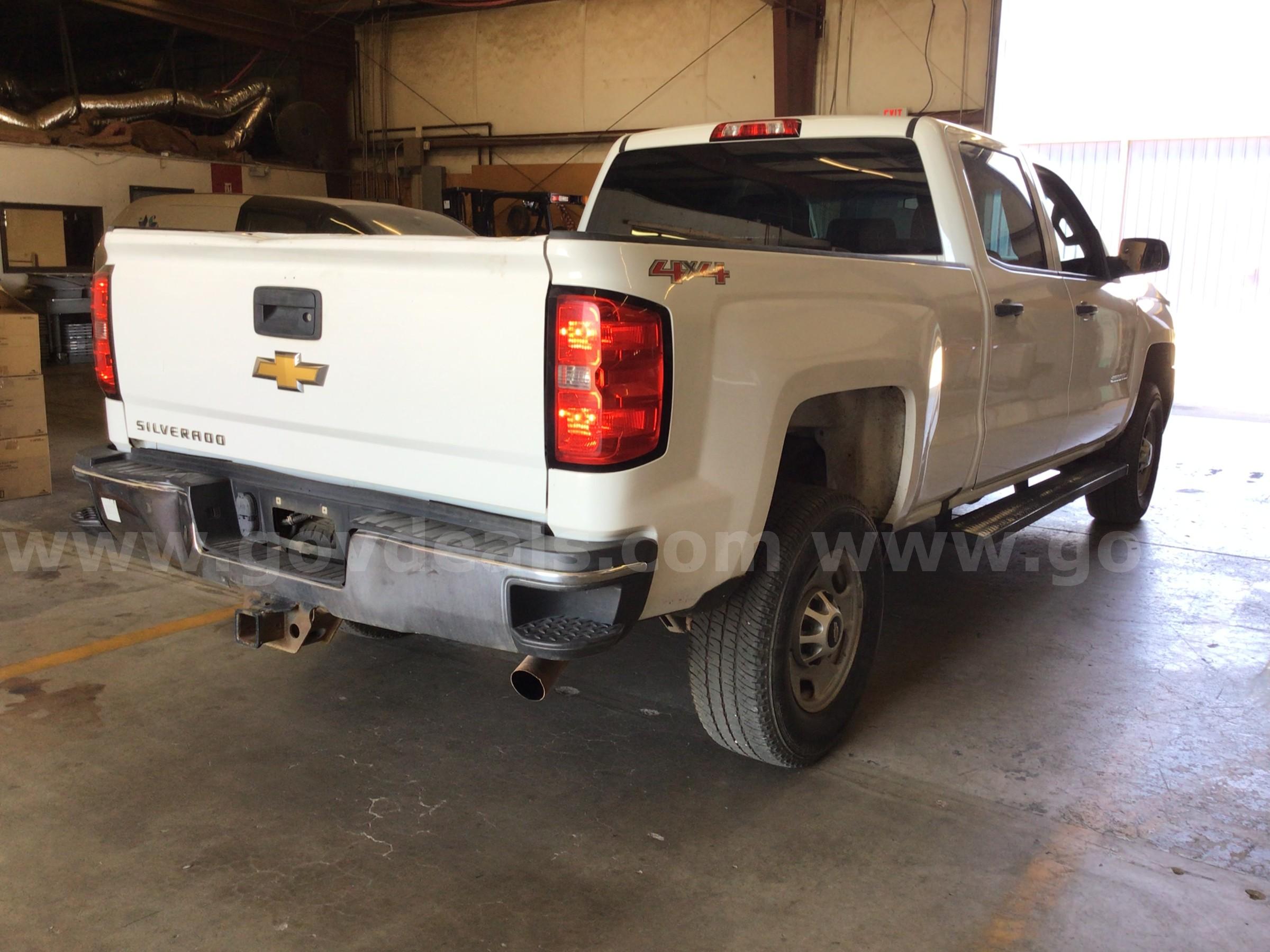 2017 Chevrolet Silverado 2500HD Chevrolet Silverado 2500HD Government Surplus Auction - Photo #6