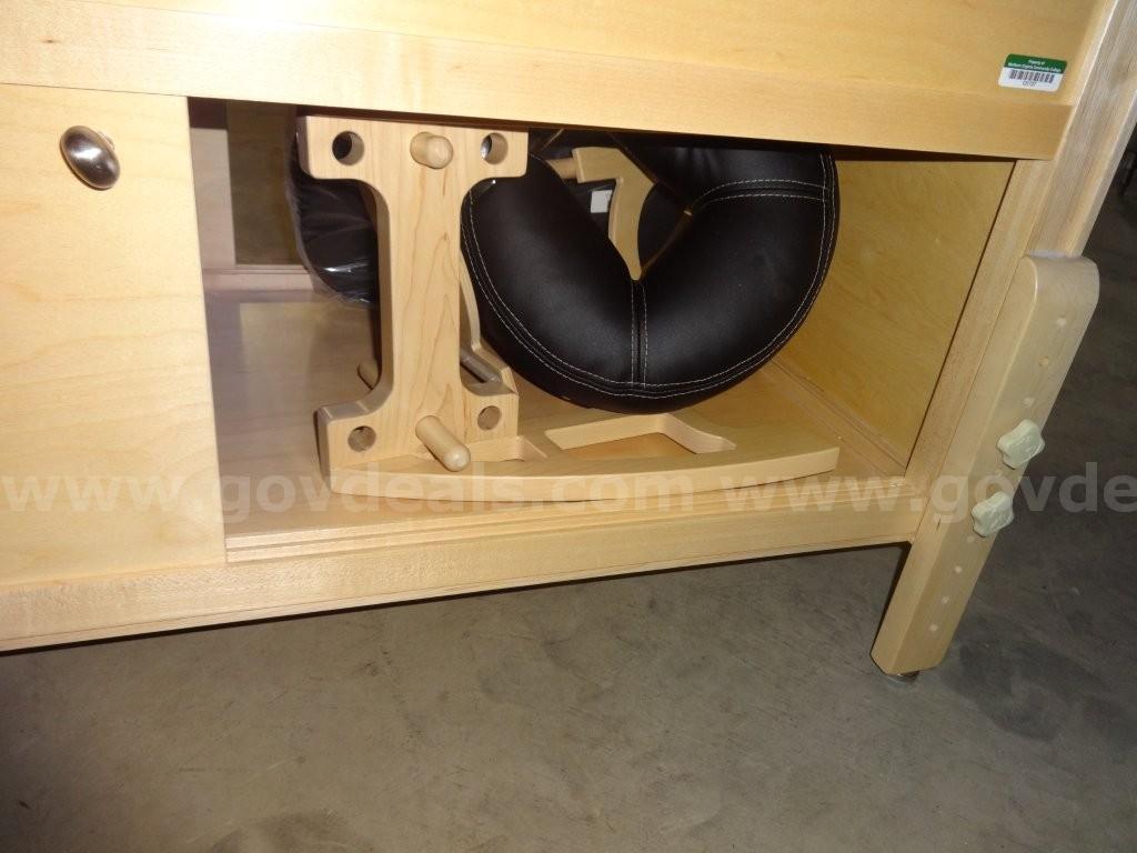 Earthlite Massage Table   Government Surplus Auction - Photo #3