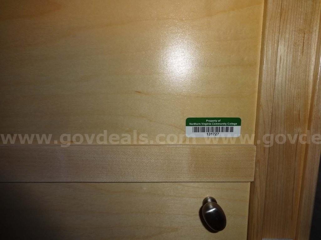 Earthlite Massage Table   Government Surplus Auction - Photo #6