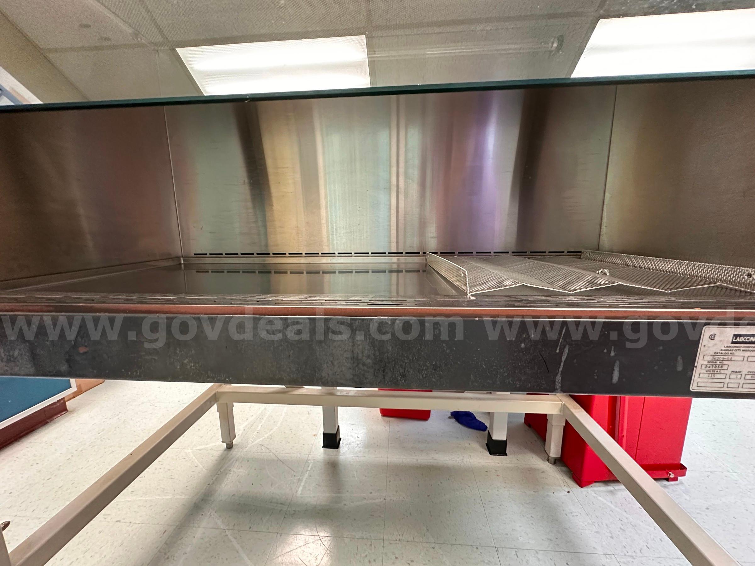 Lab Conco Purifier Class II Safety Cabinet   Government Surplus Auction - Photo #2