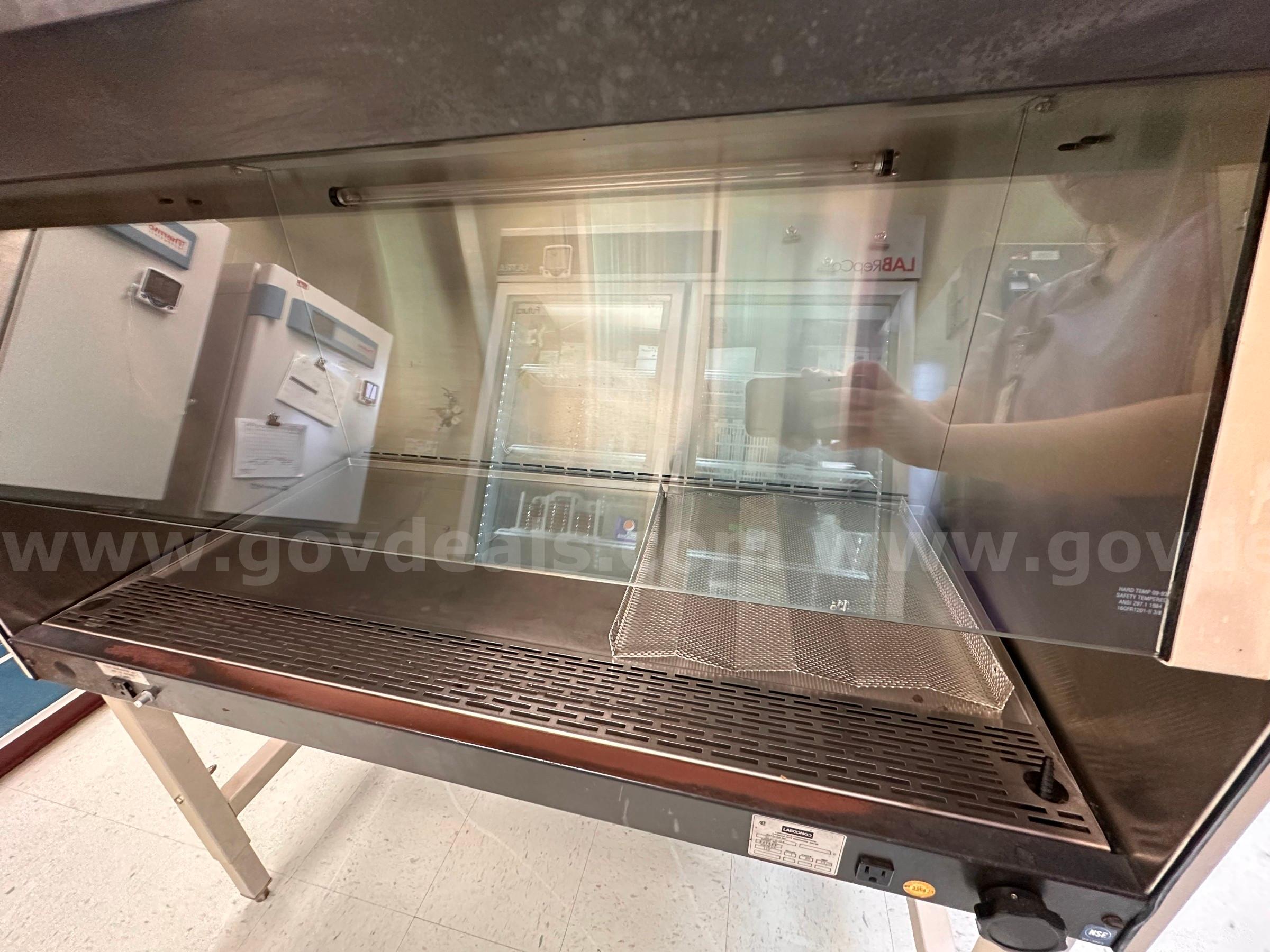 Lab Conco Purifier Class II Safety Cabinet   Government Surplus Auction - Photo #3