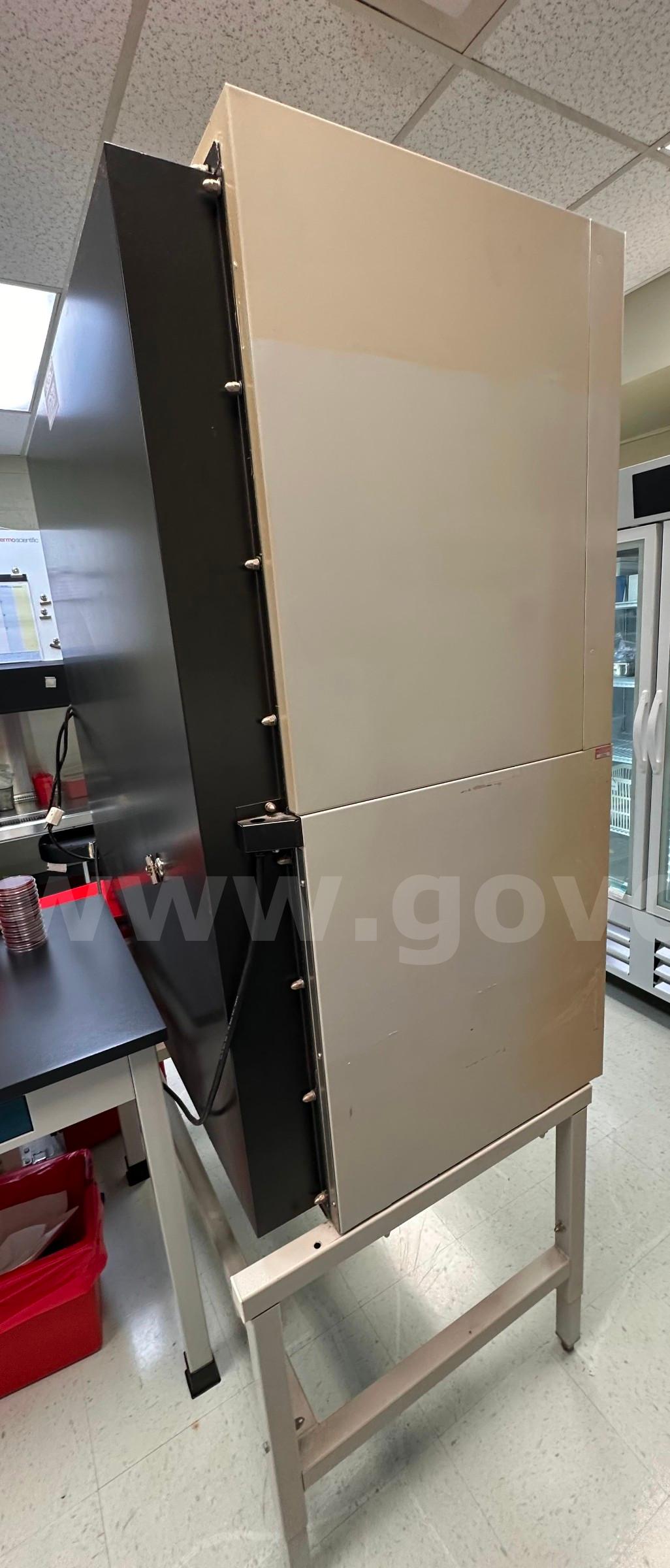 Lab Conco Purifier Class II Safety Cabinet   Government Surplus Auction - Photo #4