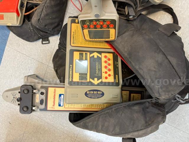 Lot - Line Tracers/Cable & Pipe Locaters / Frequency Transm   Government Surplus Auction - Photo #3
