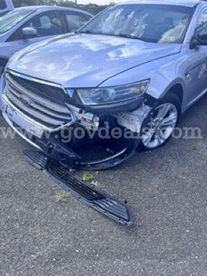2017 Ford Taurus Ford Taurus Government Surplus Auction - Photo #2