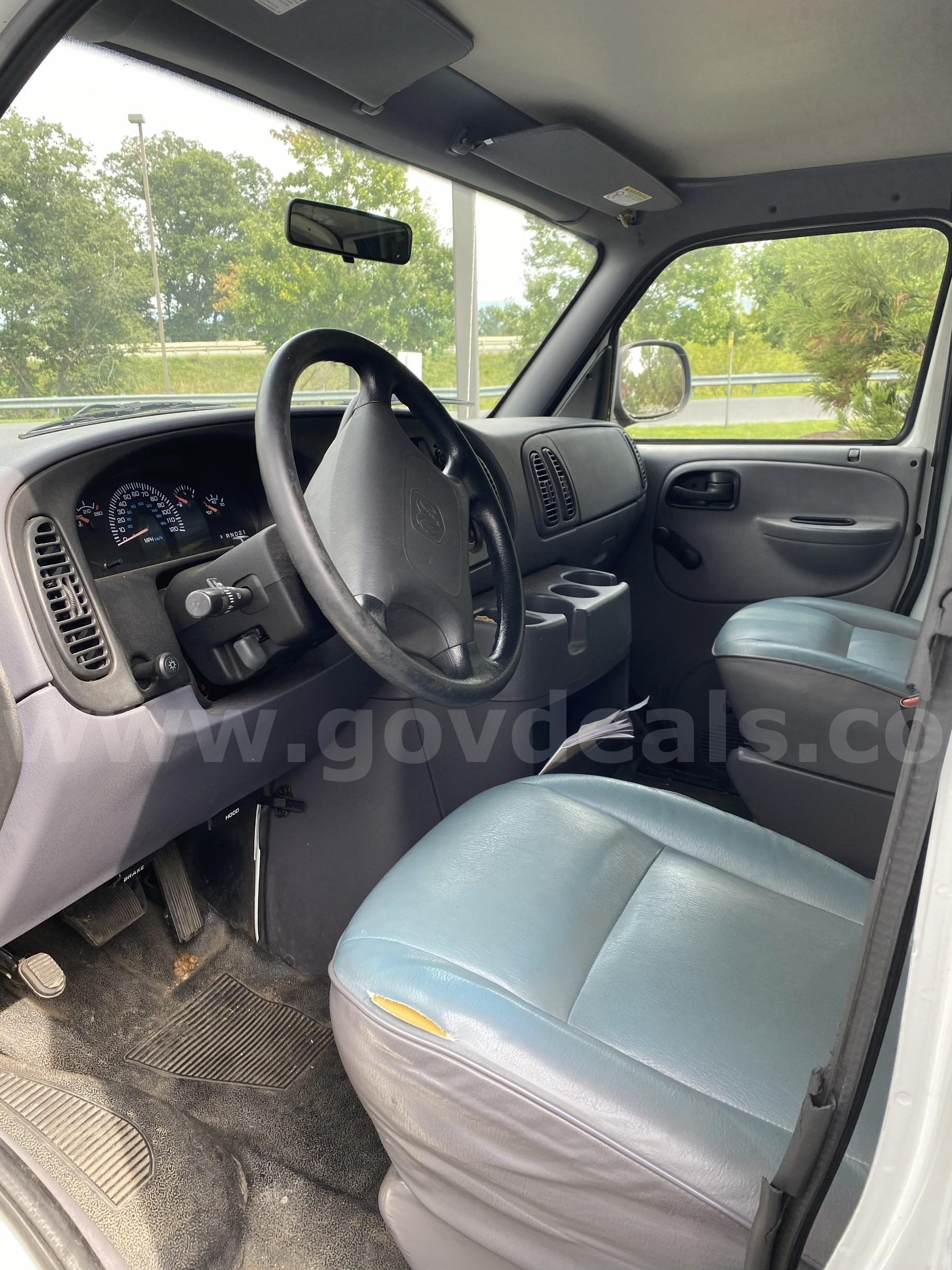 2000 White Dodge Ram1500 Van Dodge Ram1500 Government Surplus Auction - Photo #3